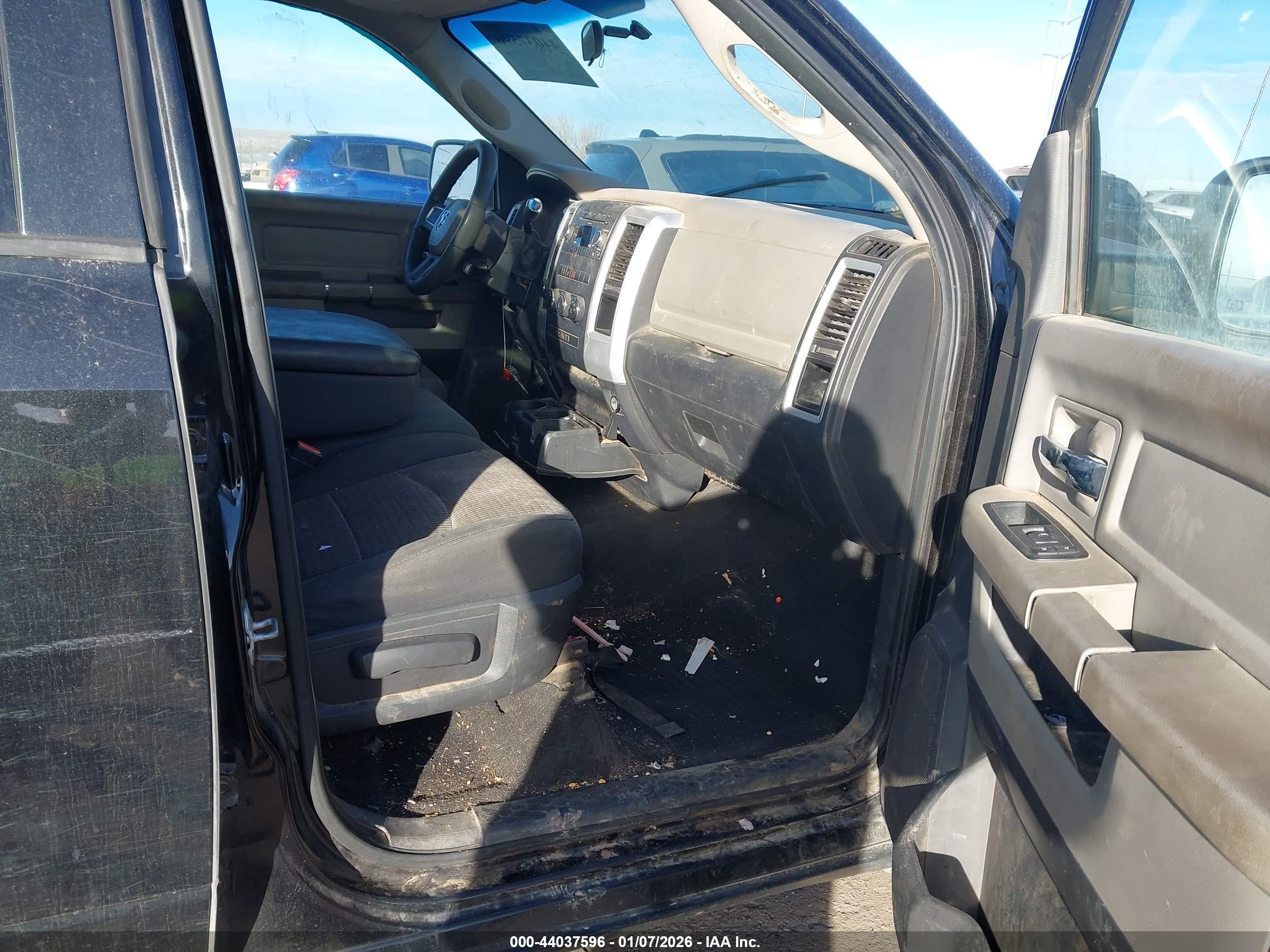 DODGE RAM image 5