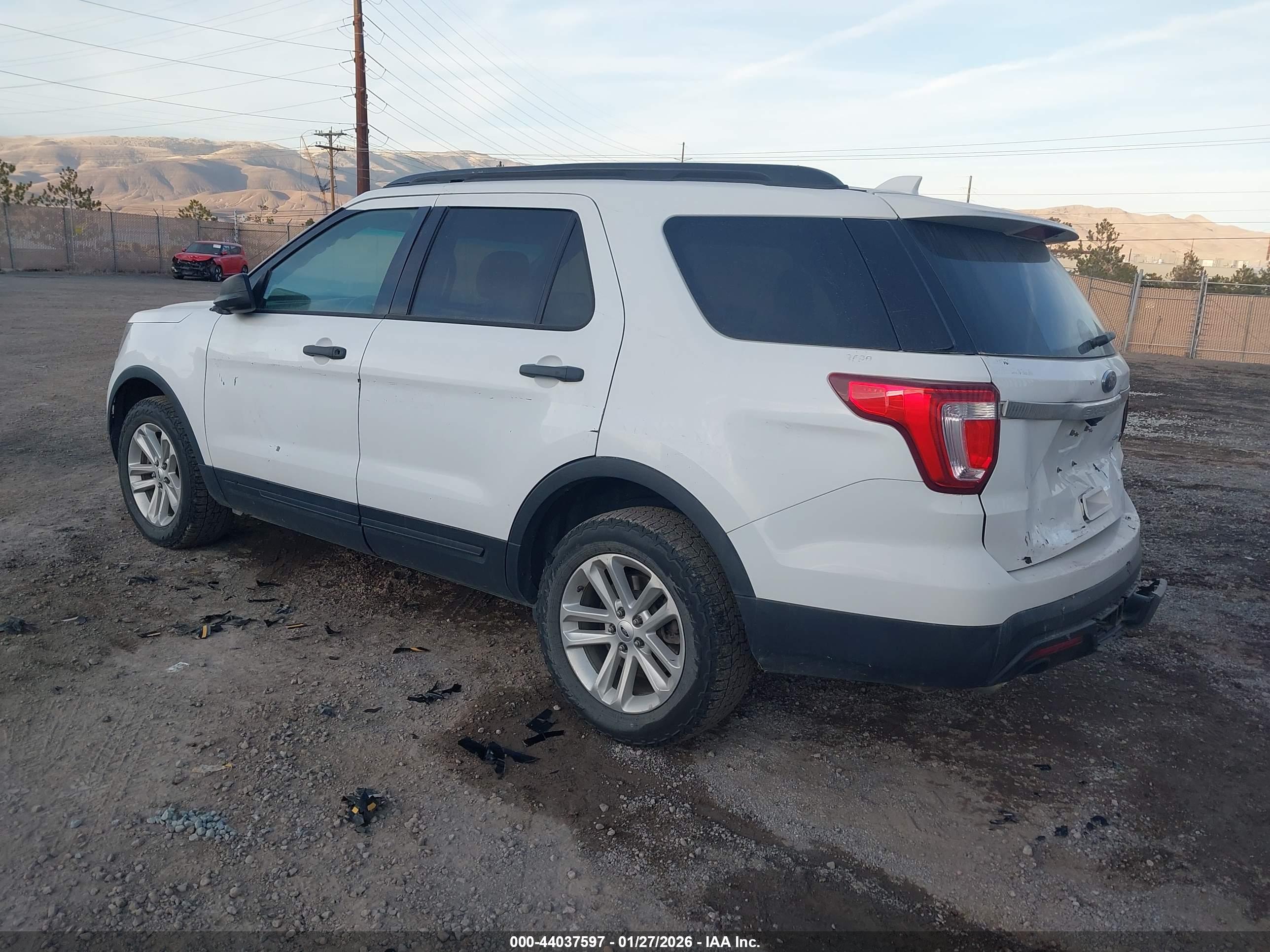 FORD EXPLORER image 3