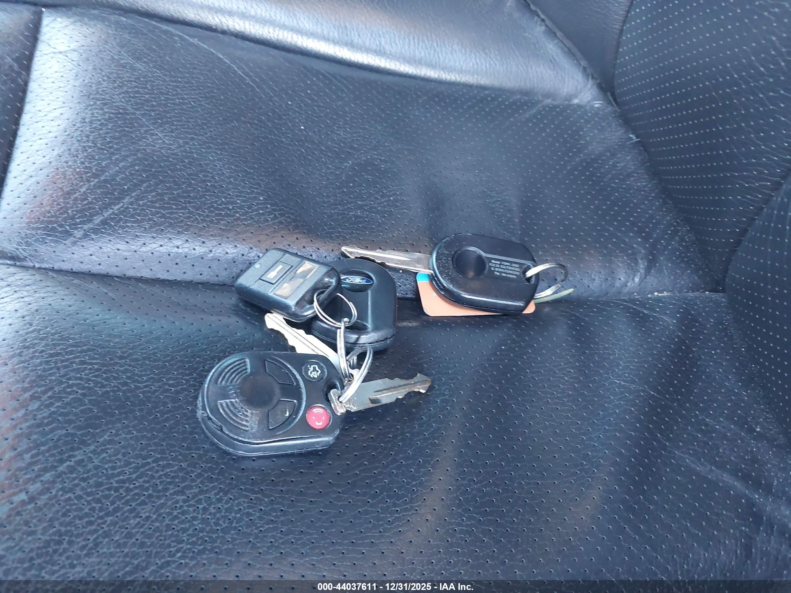 FORD EXPEDITION image 11