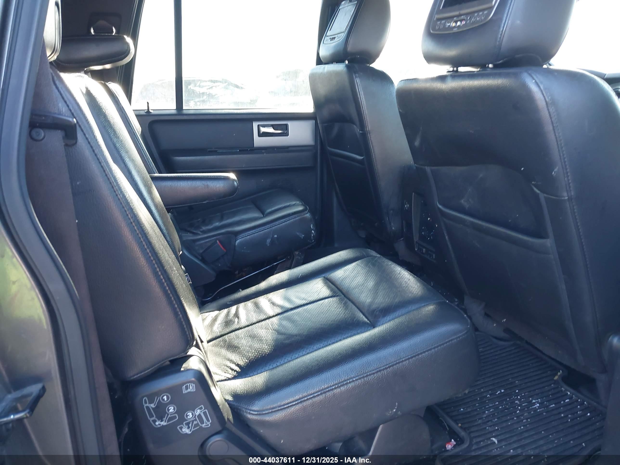FORD EXPEDITION image 8