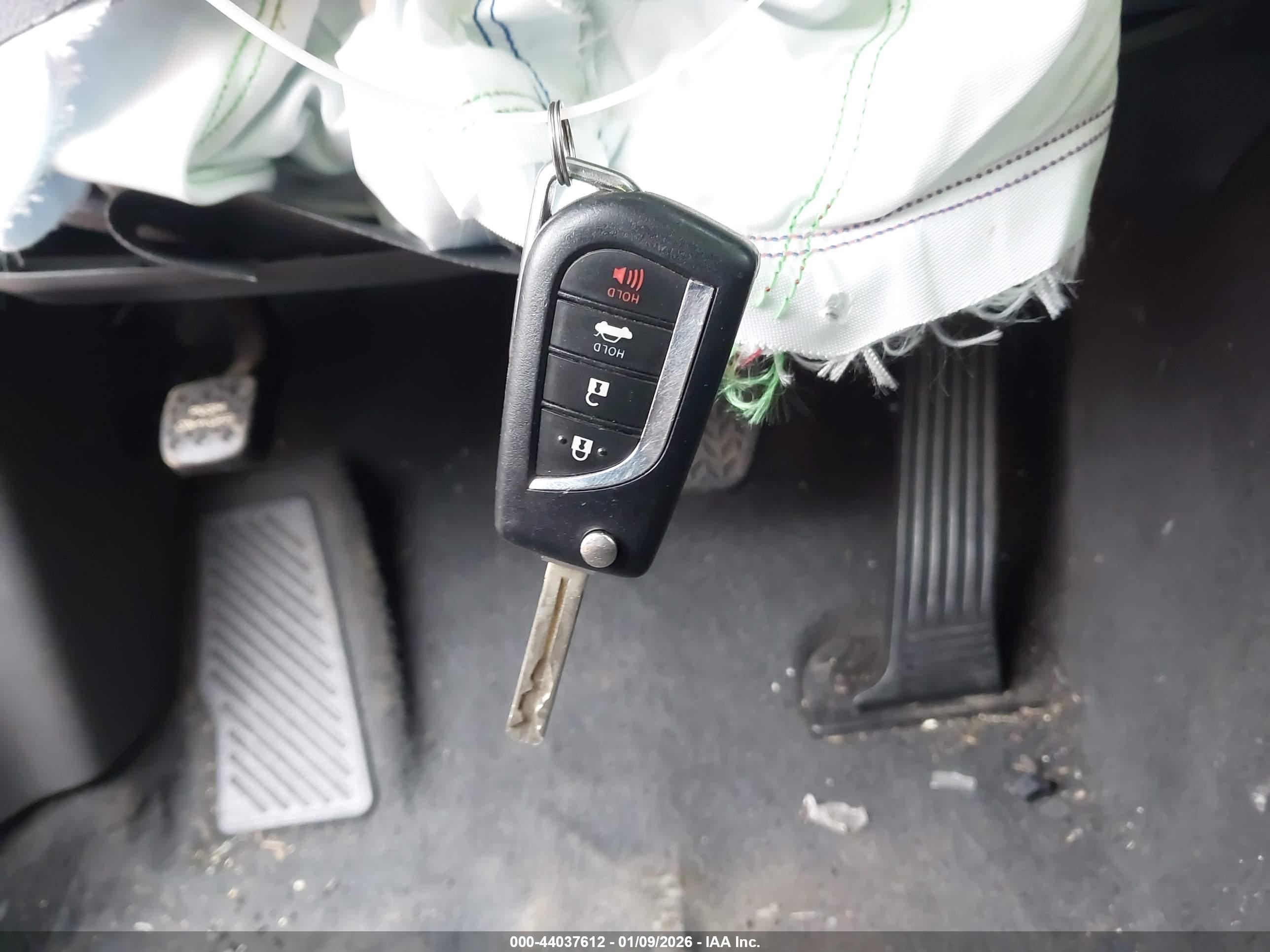 TOYOTA CAMRY image 11