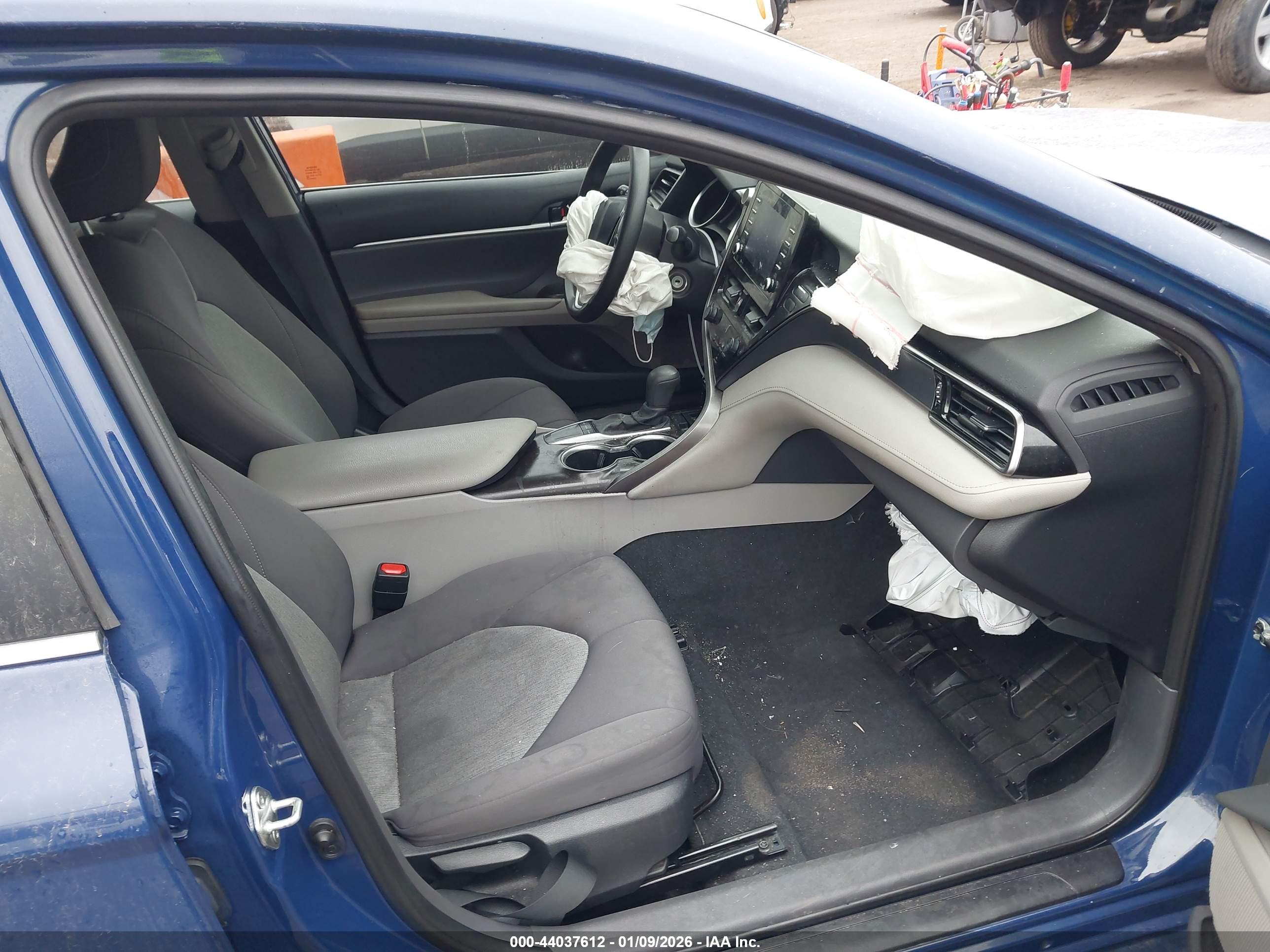 TOYOTA CAMRY image 5