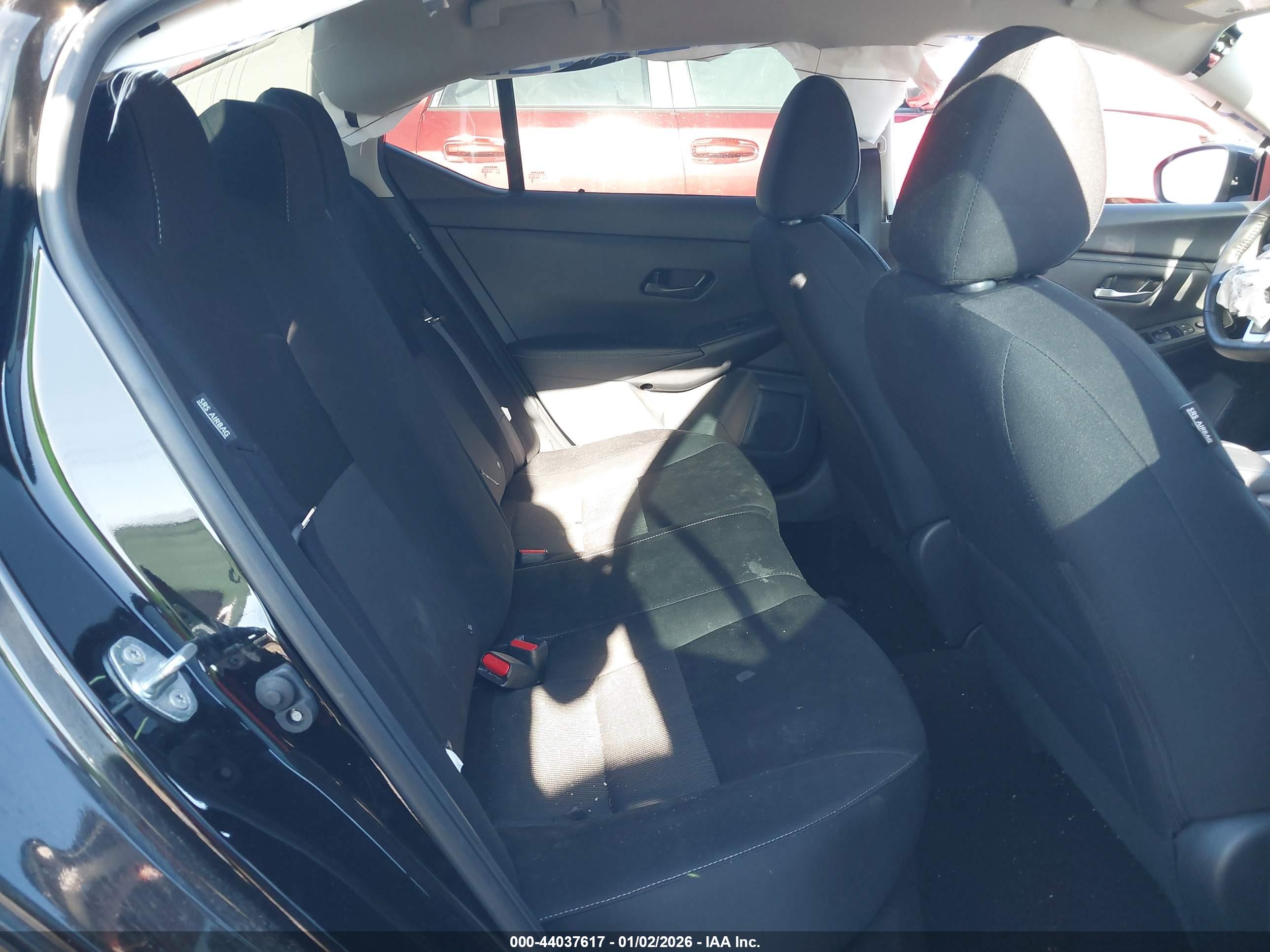 NISSAN SENTRA image 8