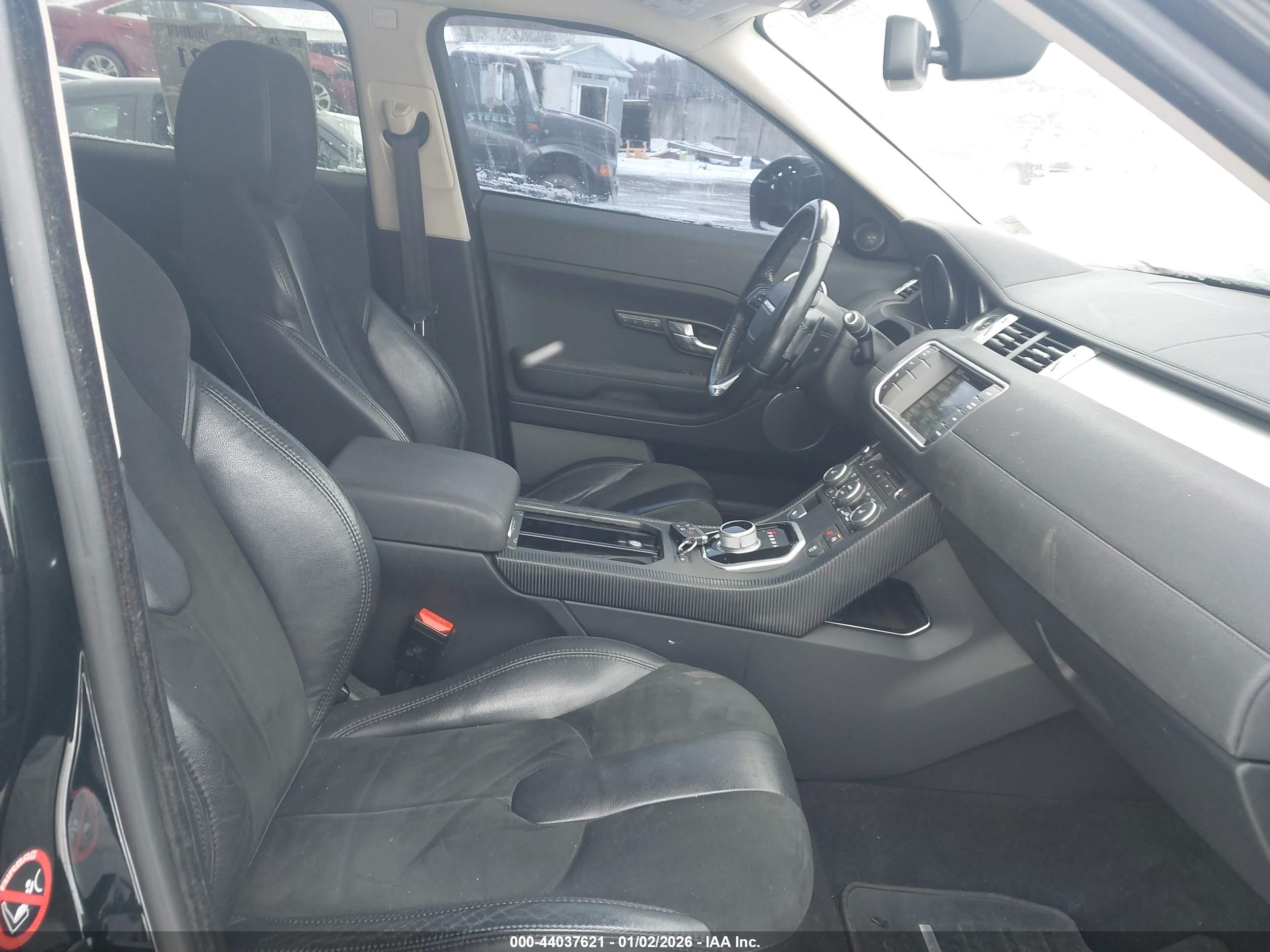 LAND ROVER image 5