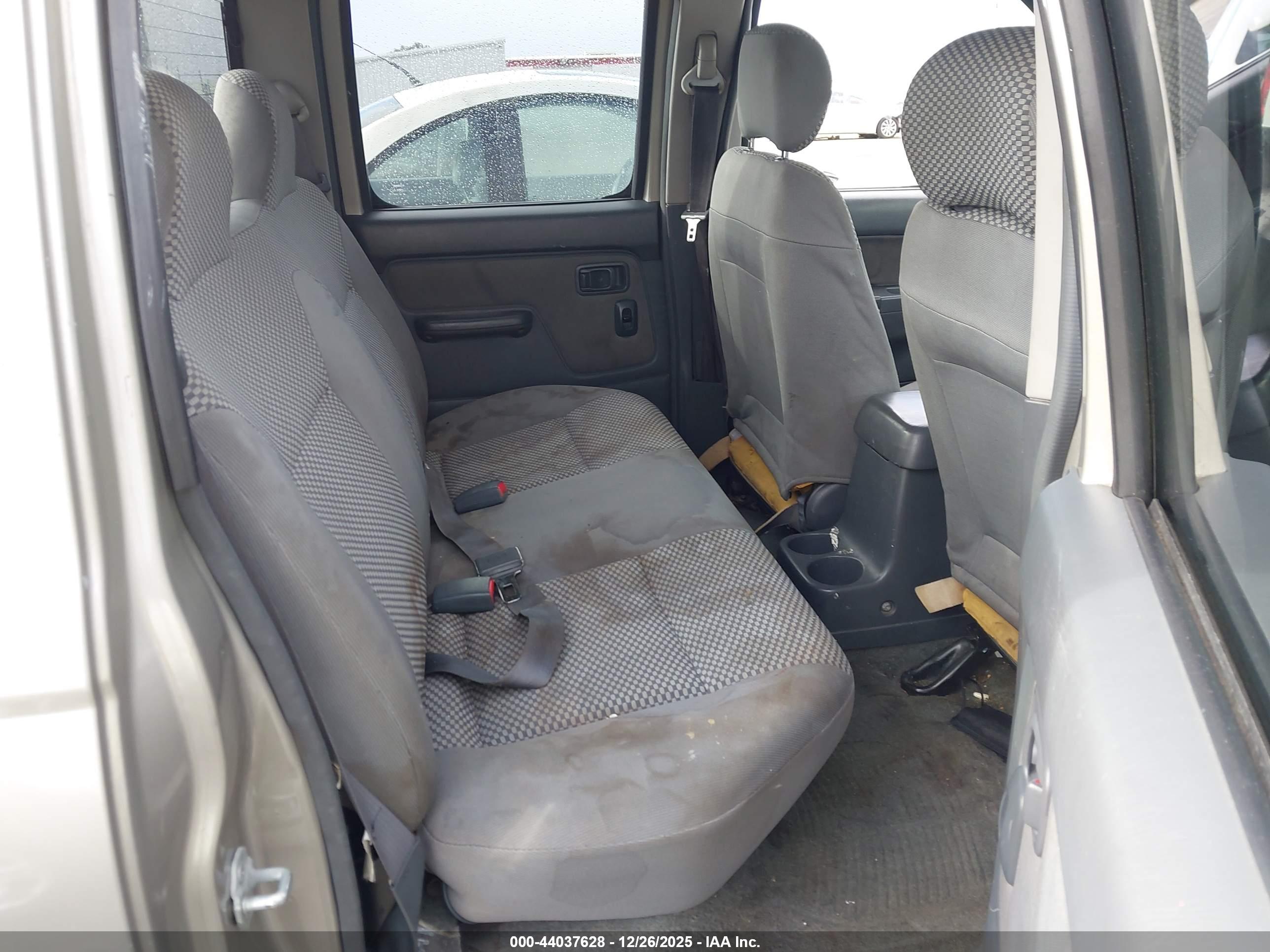 NISSAN FRONTIER image 8