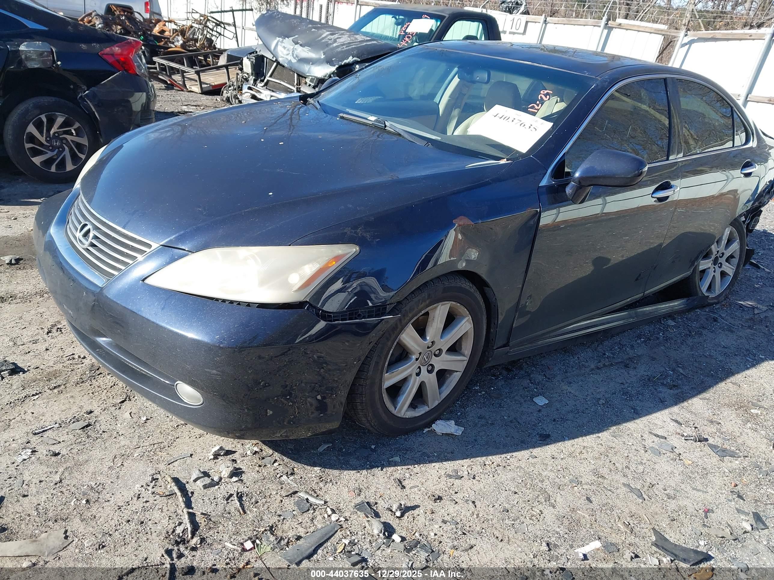 LEXUS ES image 2