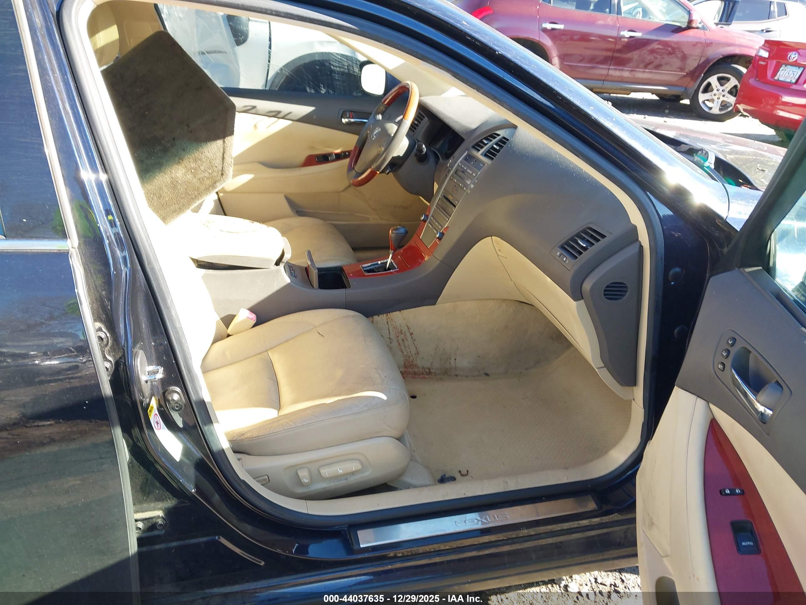 LEXUS ES image 5