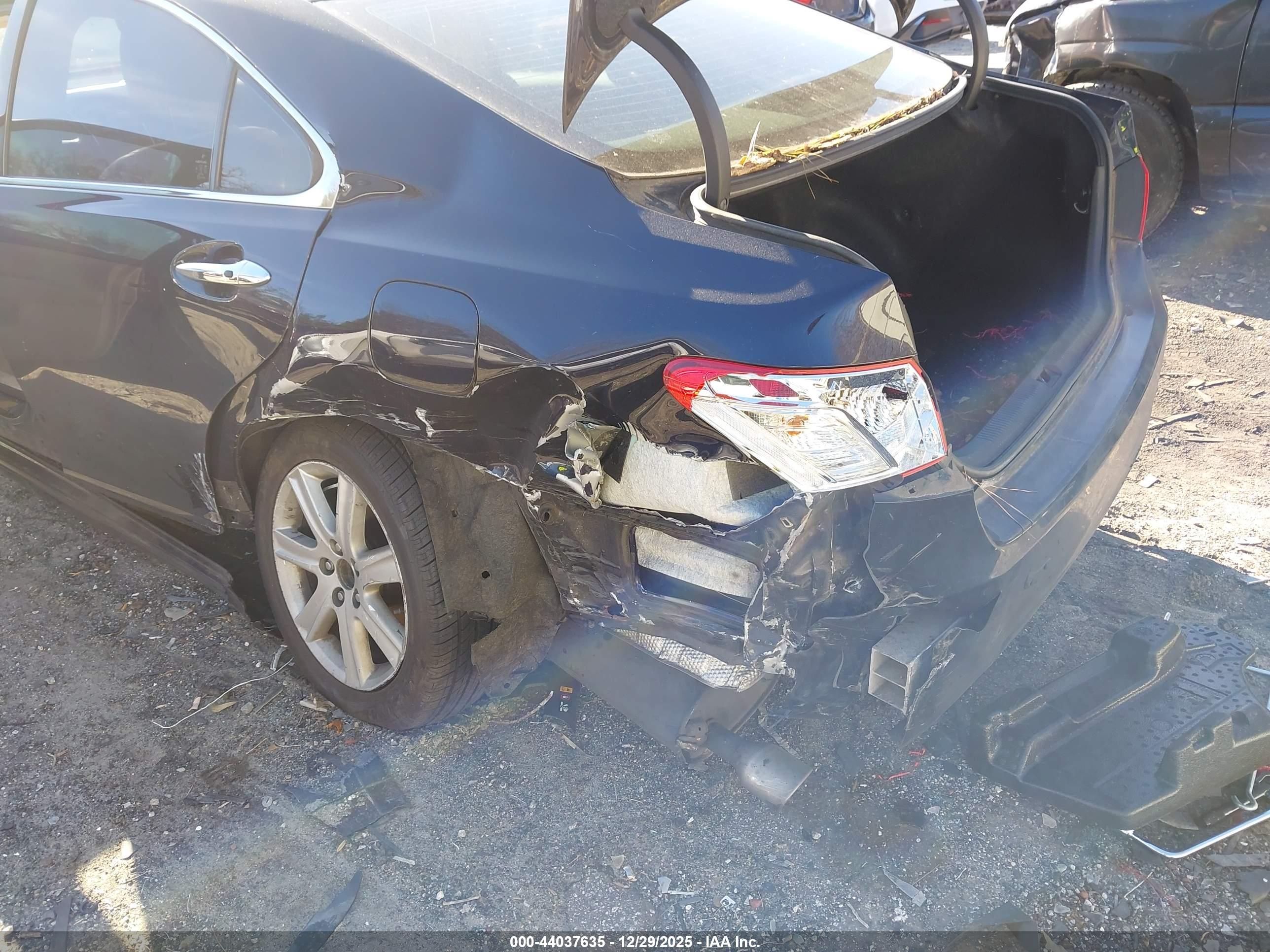 LEXUS ES image 6