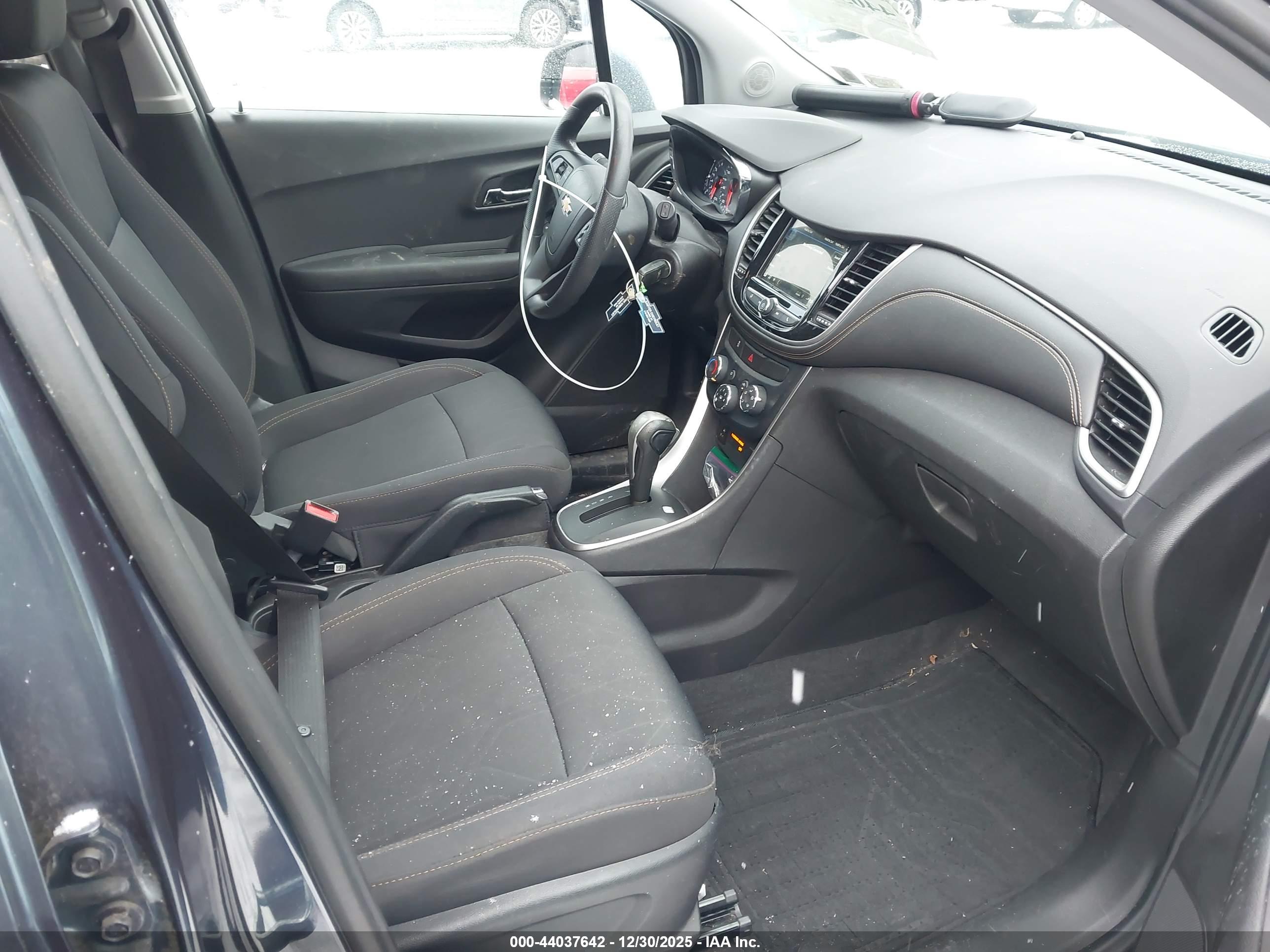 CHEVROLET TRAX image 5