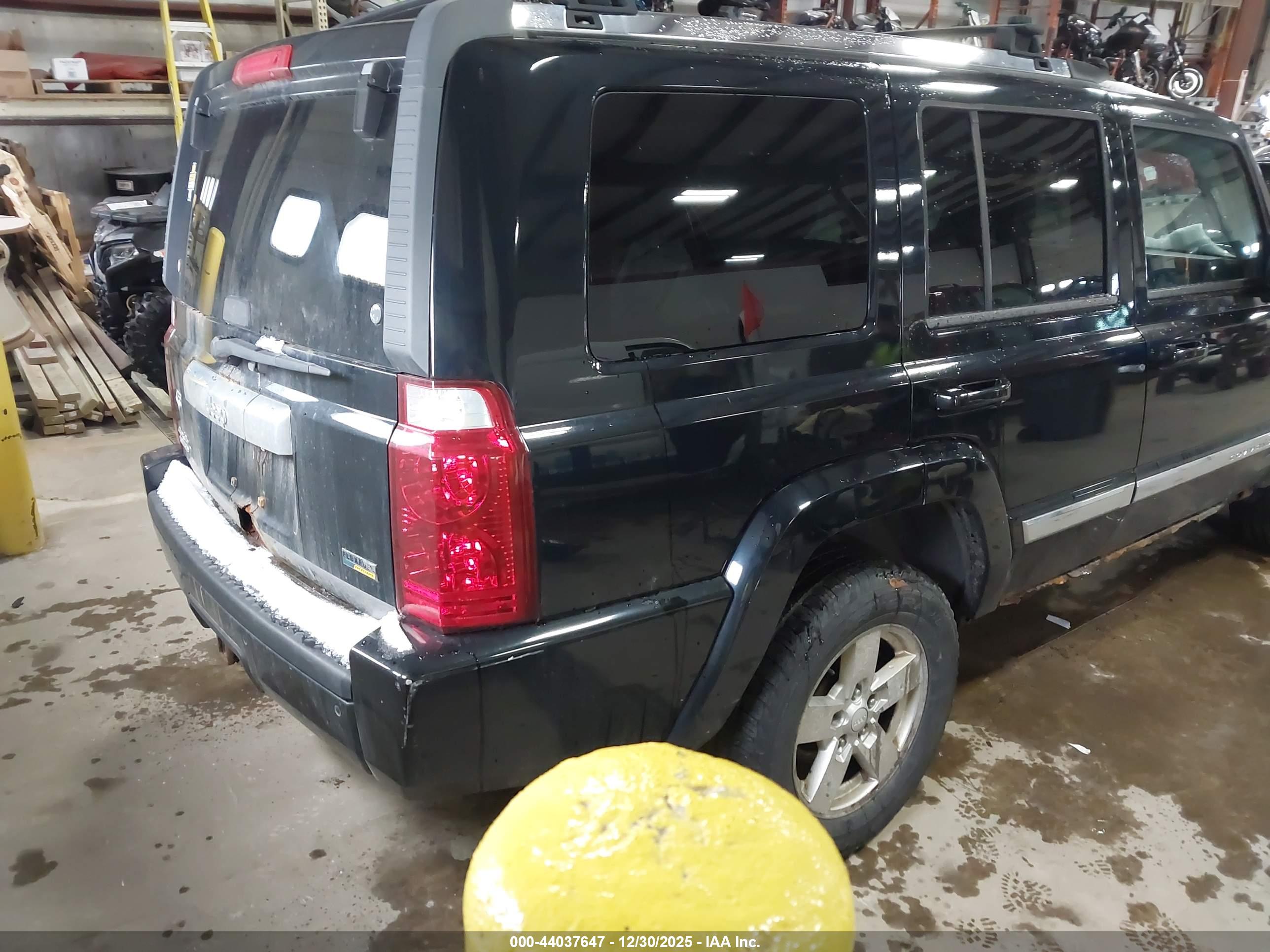 JEEP COMMANDER image 4
