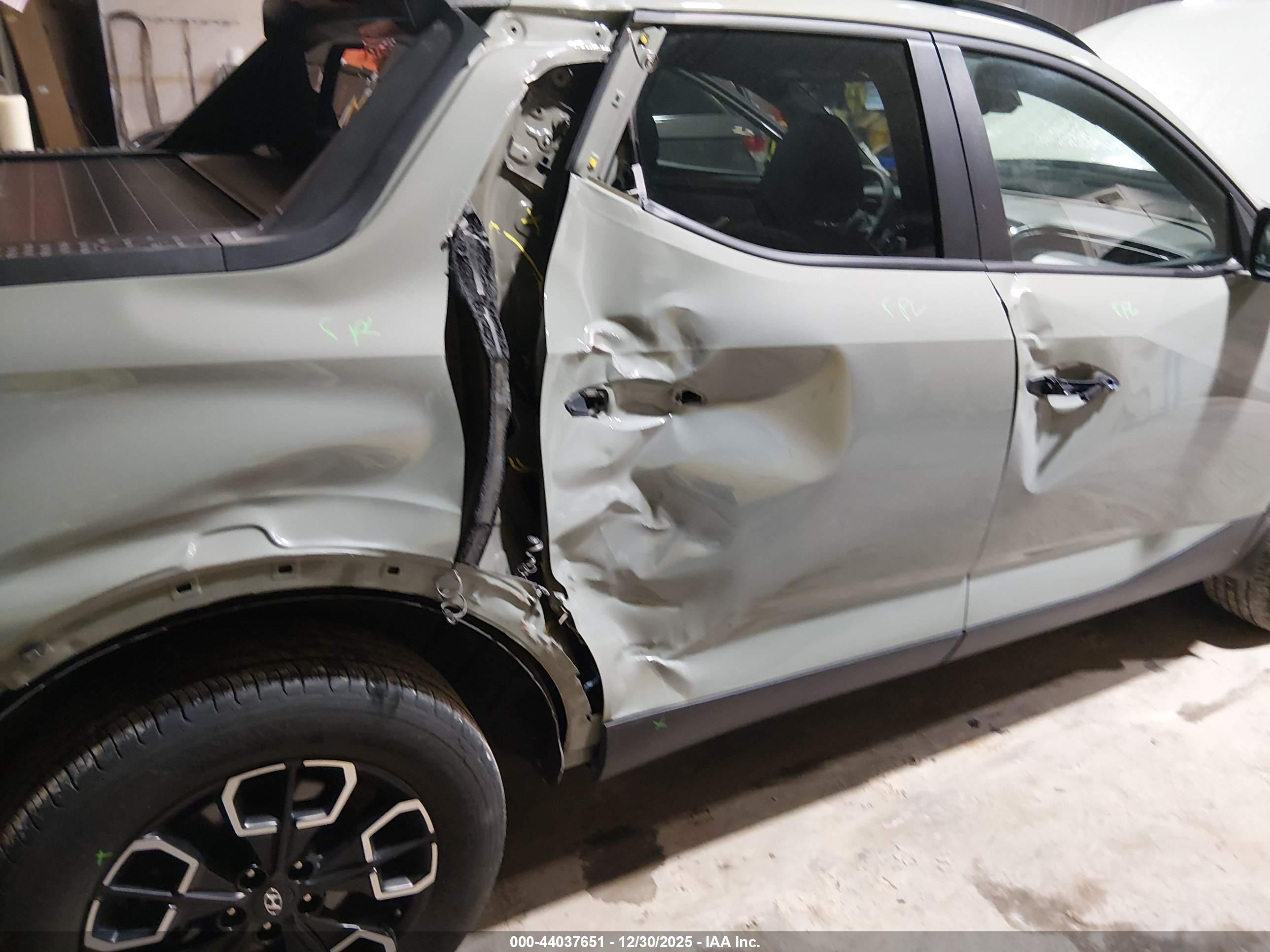 HYUNDAI SANTA image 6