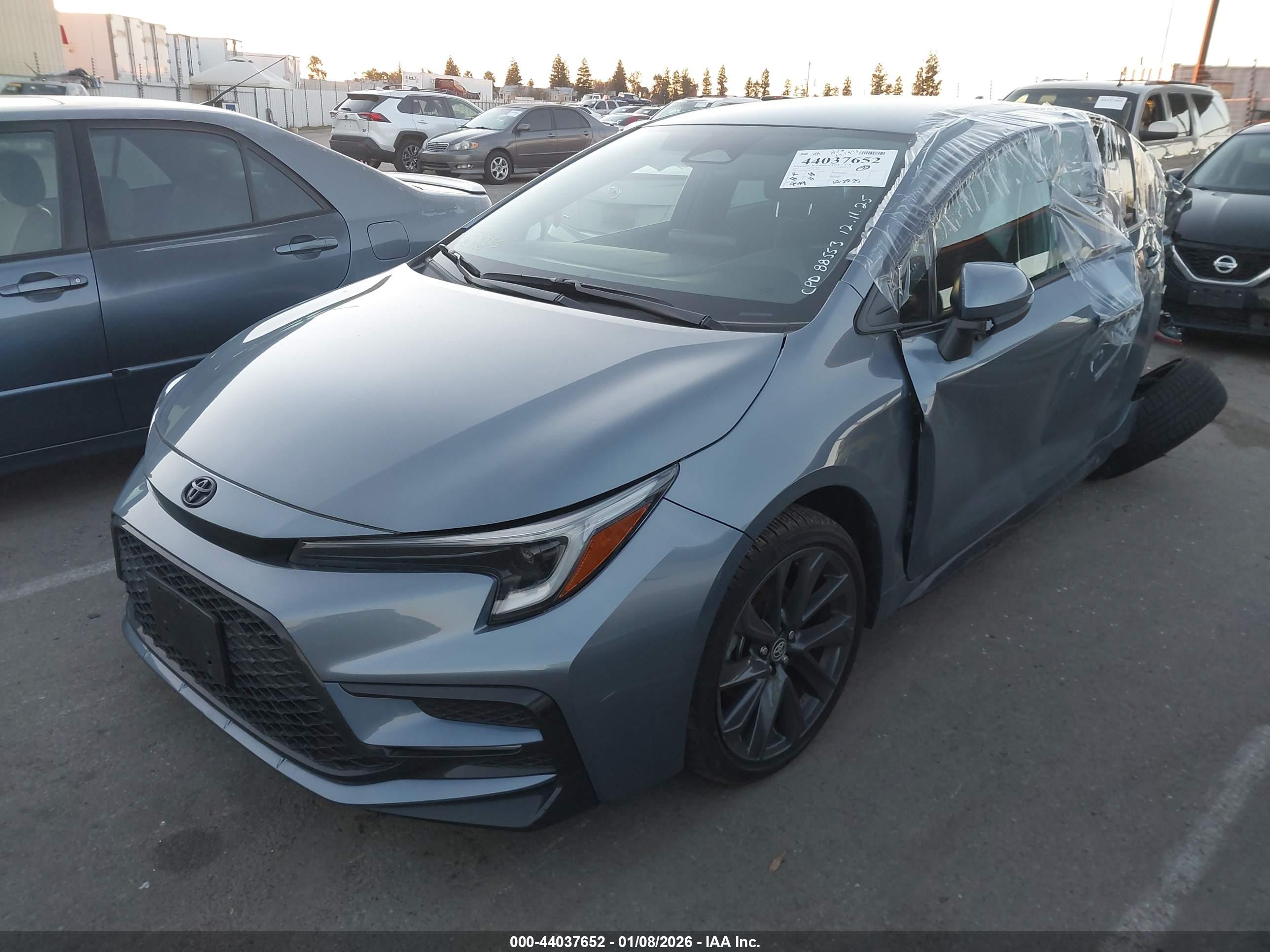 TOYOTA COROLLA image 2