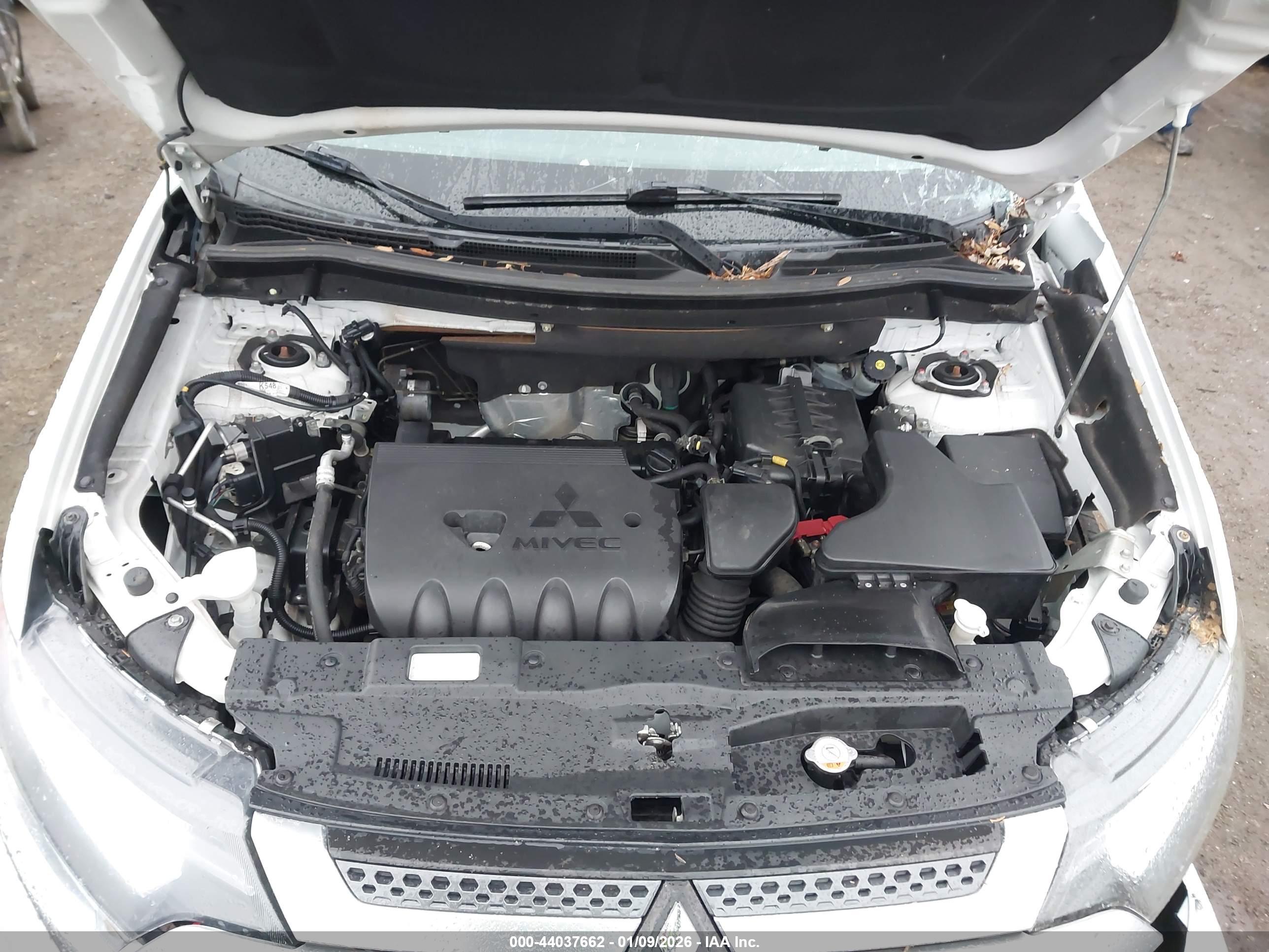 MITSUBISHI OUTLANDER image 10
