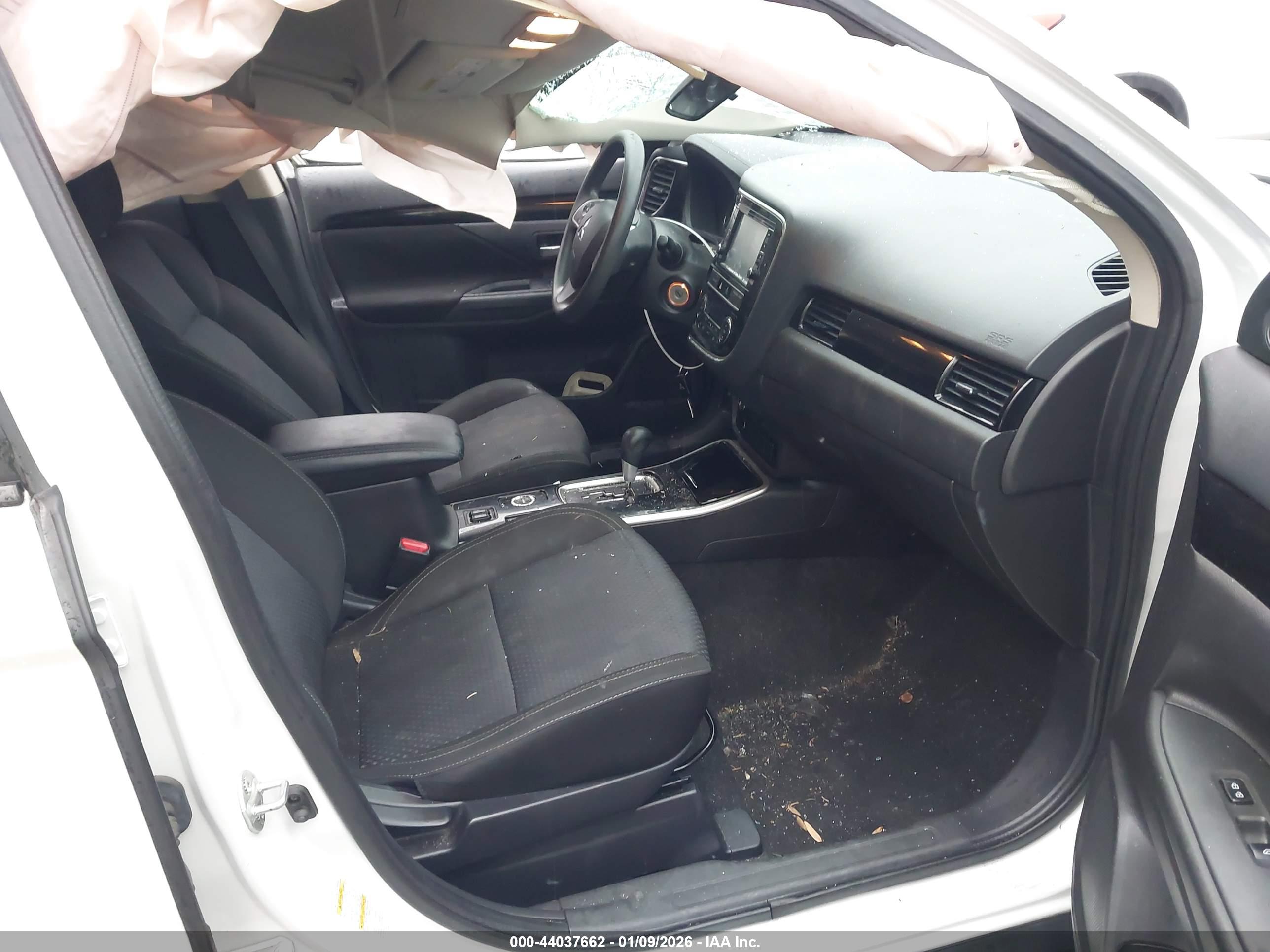 MITSUBISHI OUTLANDER image 5