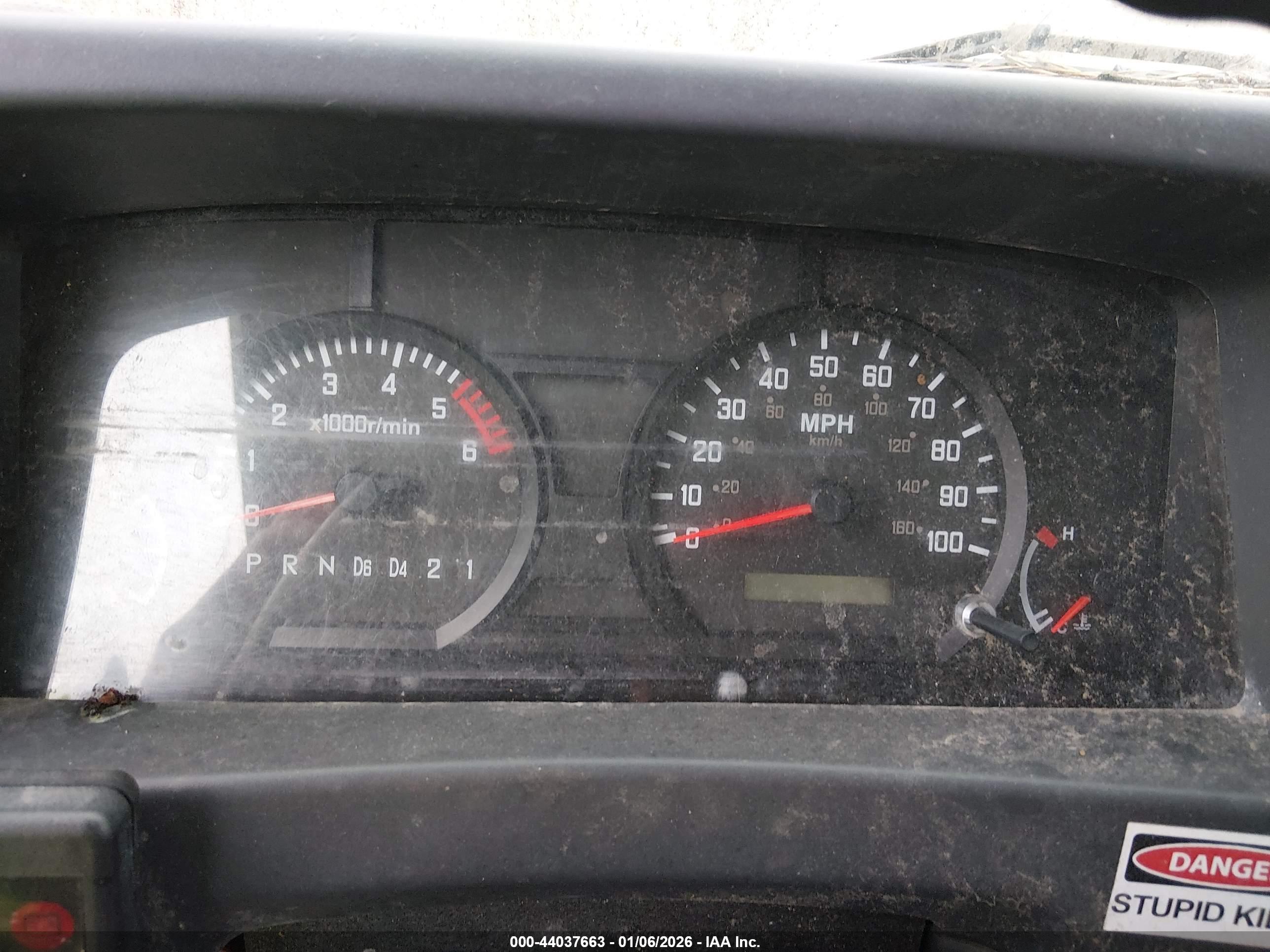 ISUZU NPR image 6