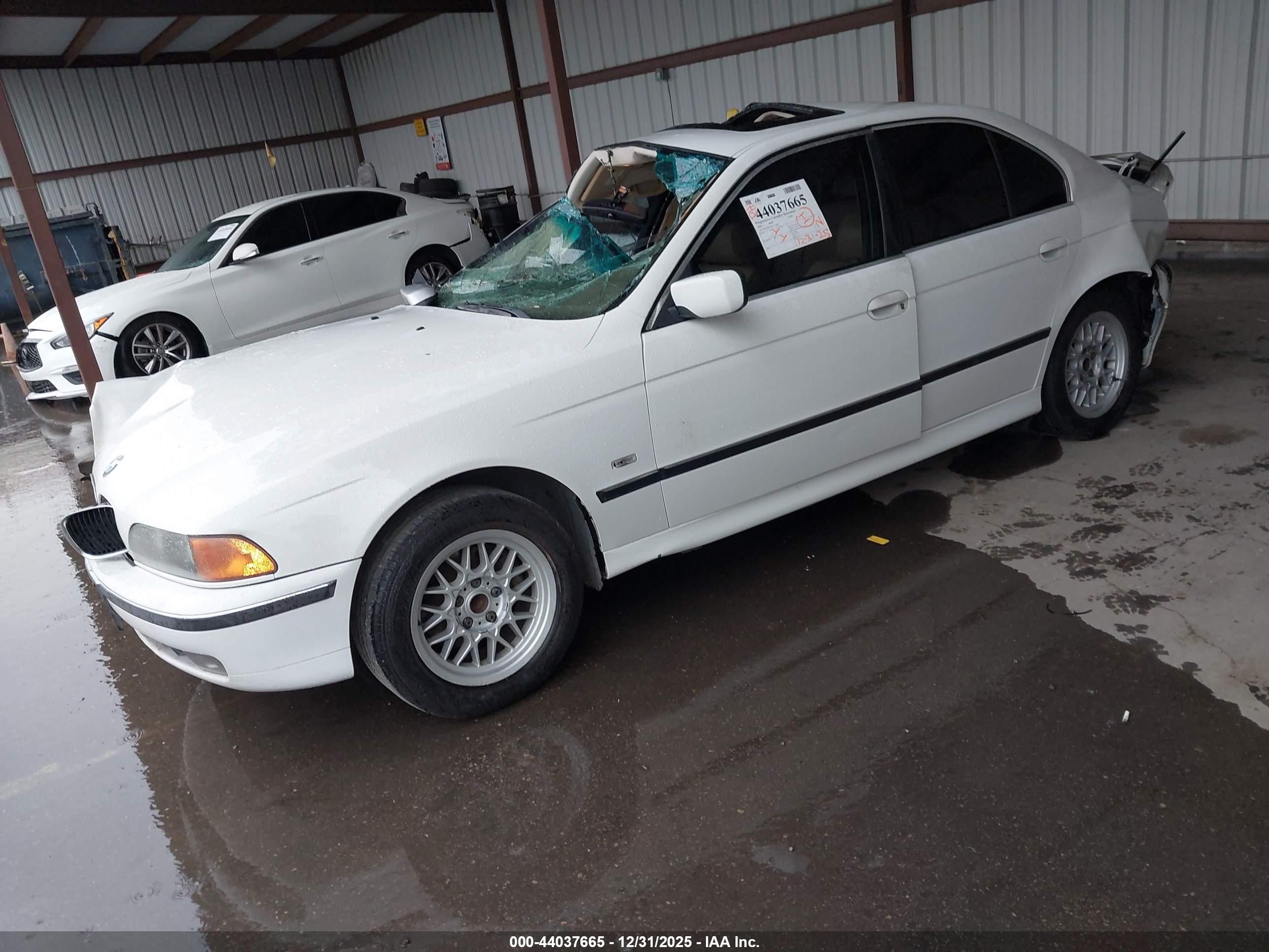 BMW 528IA image 2