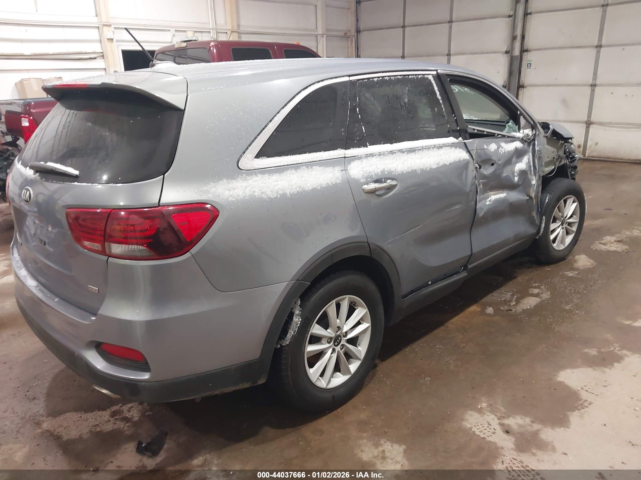 KIA SORENTO image 4