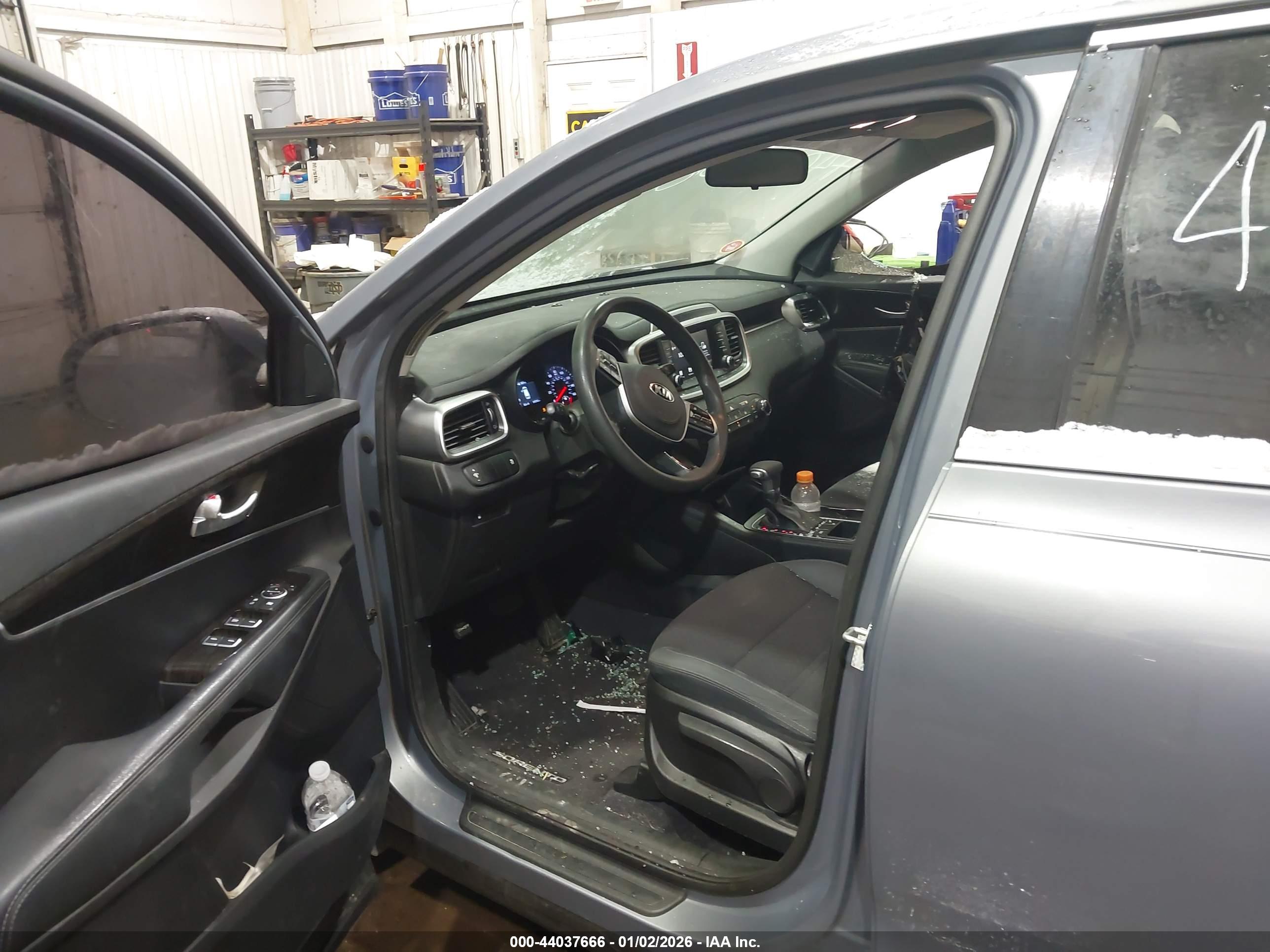 KIA SORENTO image 5