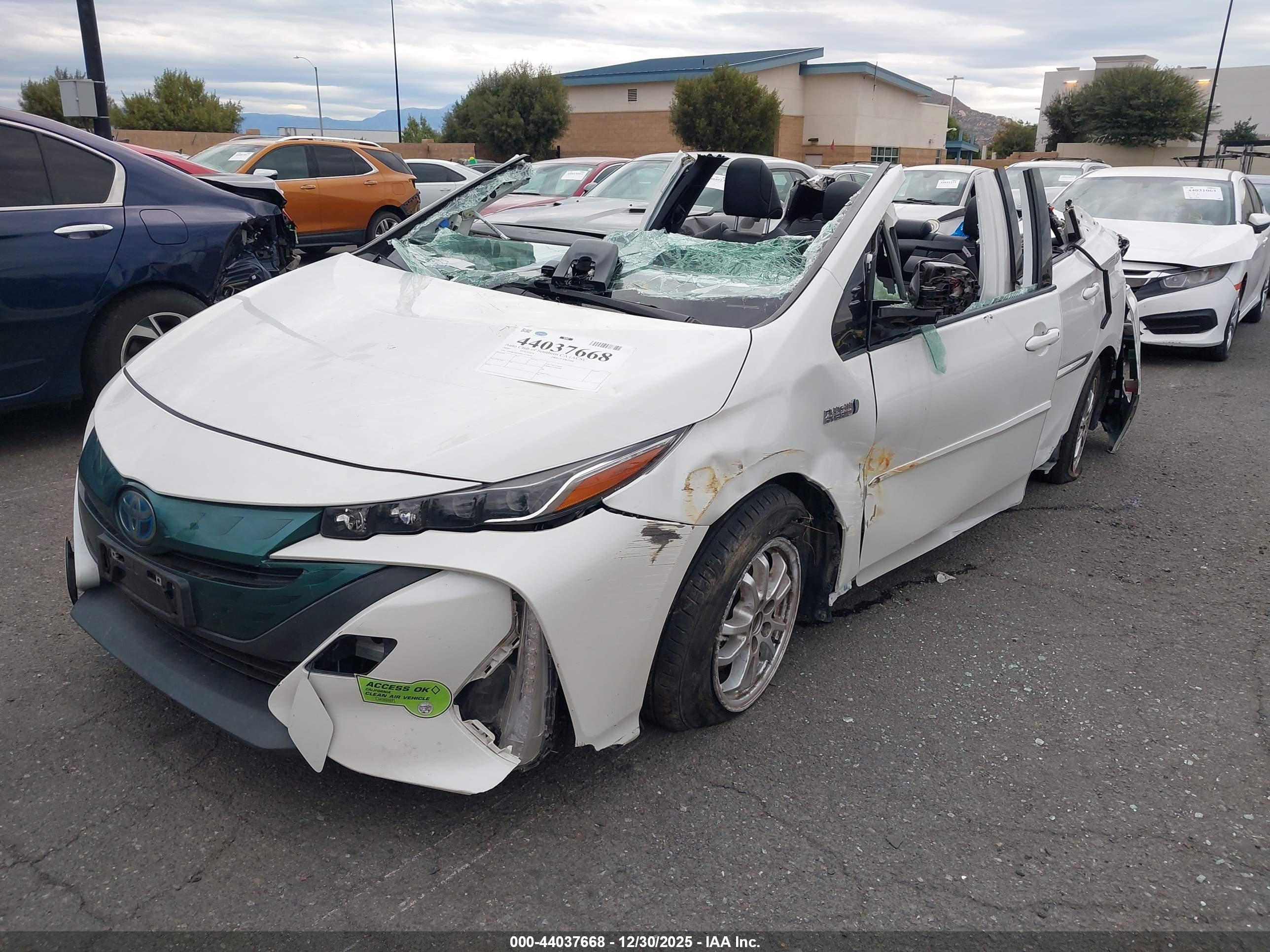 TOYOTA PRIUS image 2