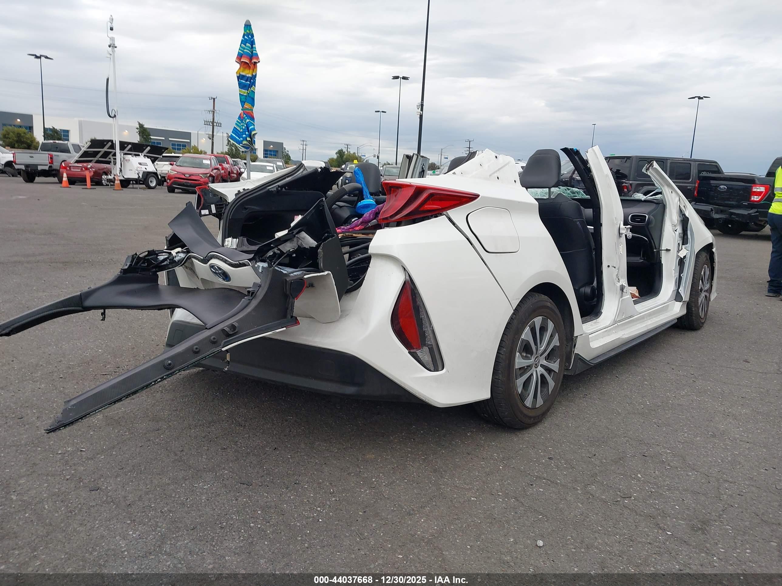 TOYOTA PRIUS image 4