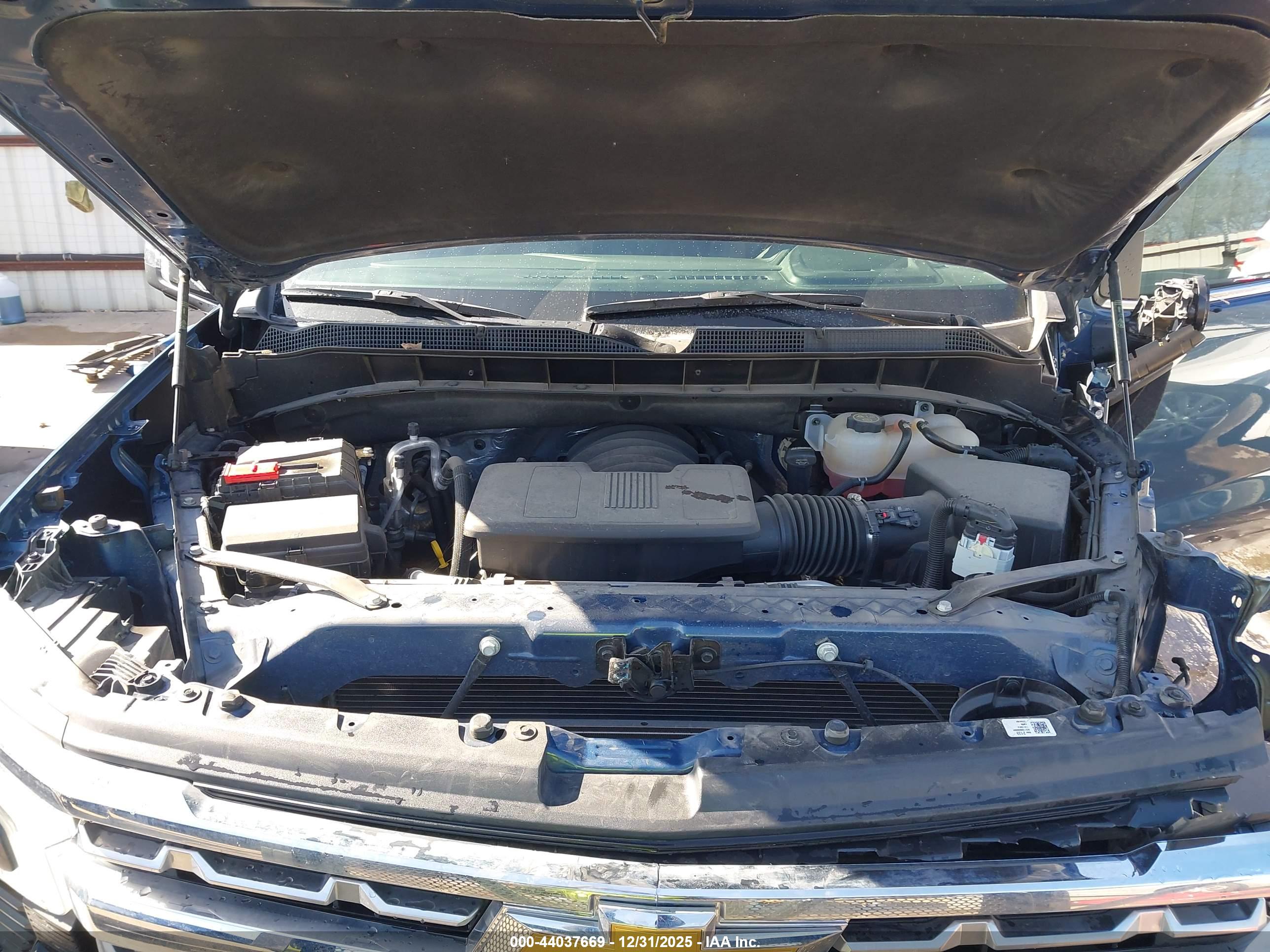 CHEVROLET SILVERADO image 10