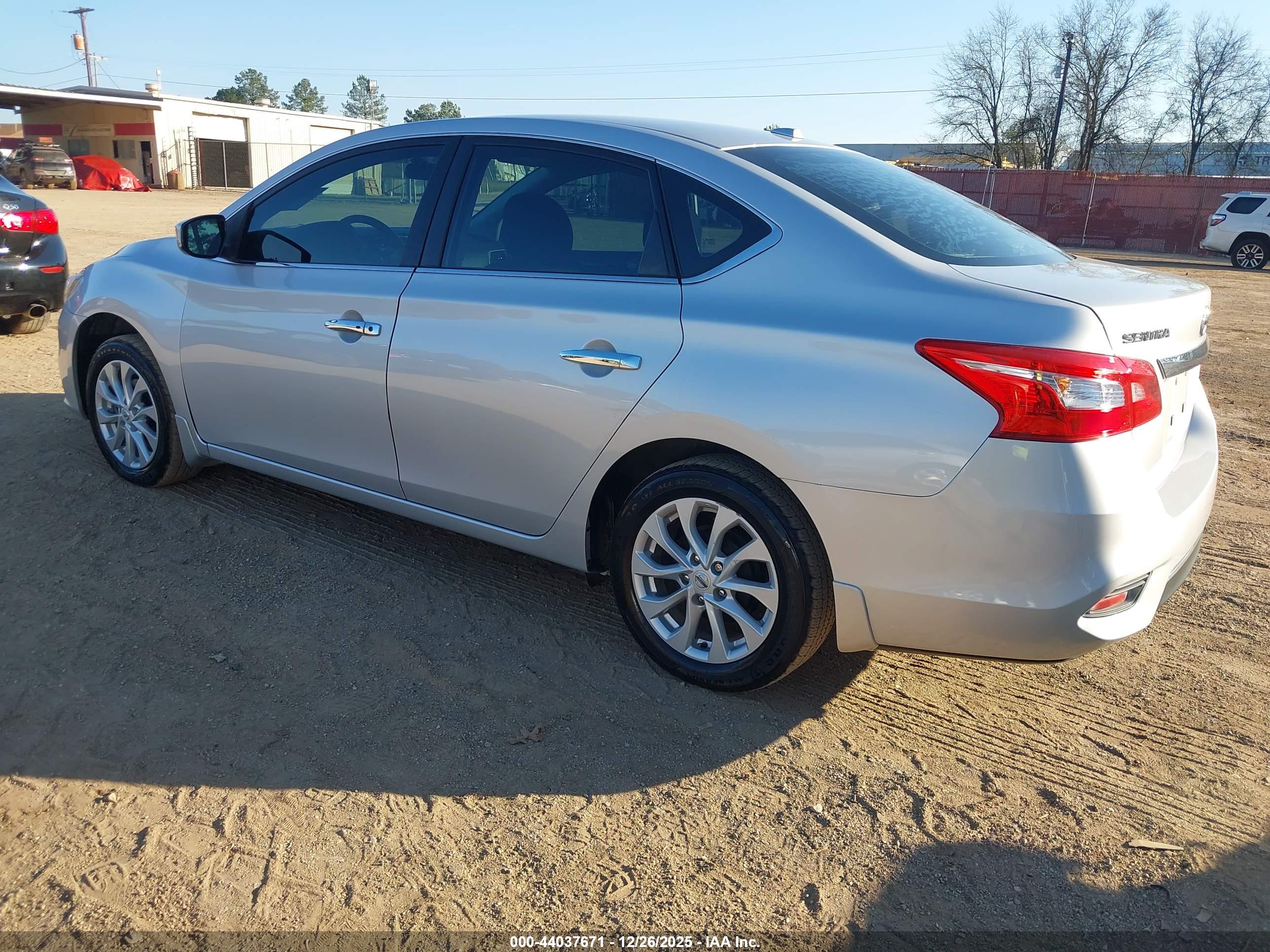 NISSAN SENTRA image 3