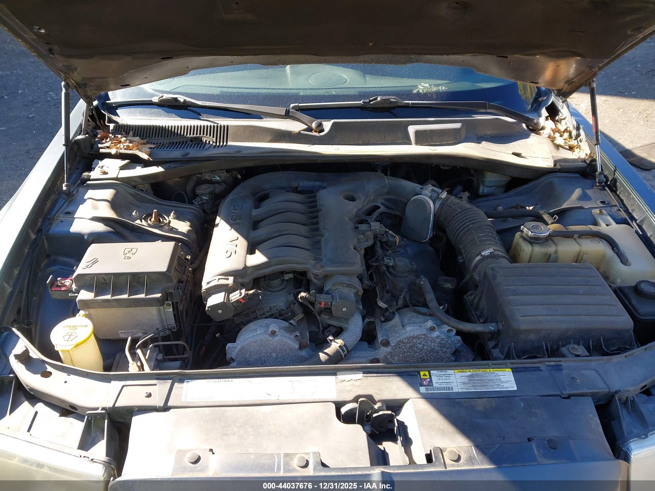 CHRYSLER 300 image 10
