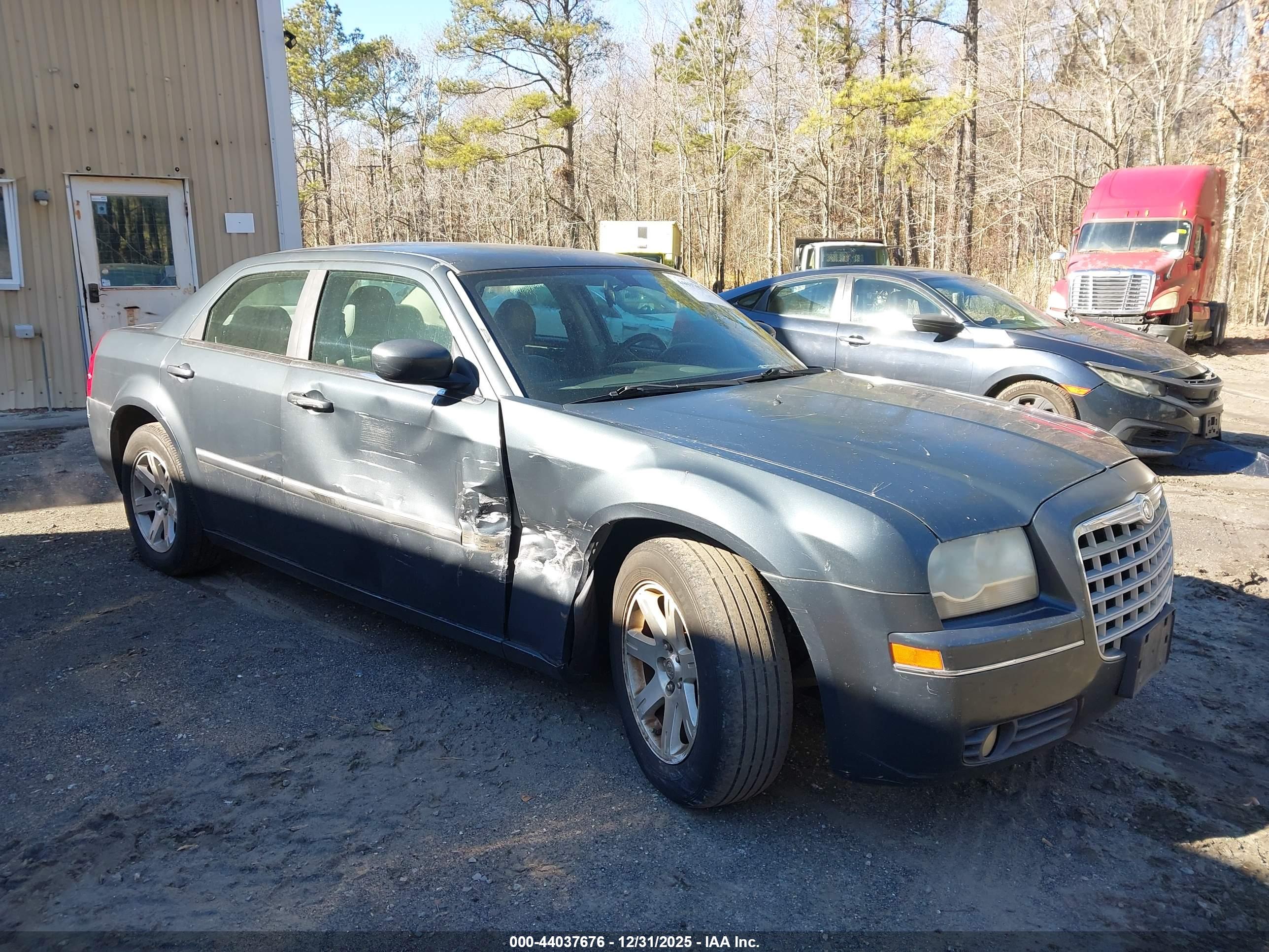 CHRYSLER 300 image 6