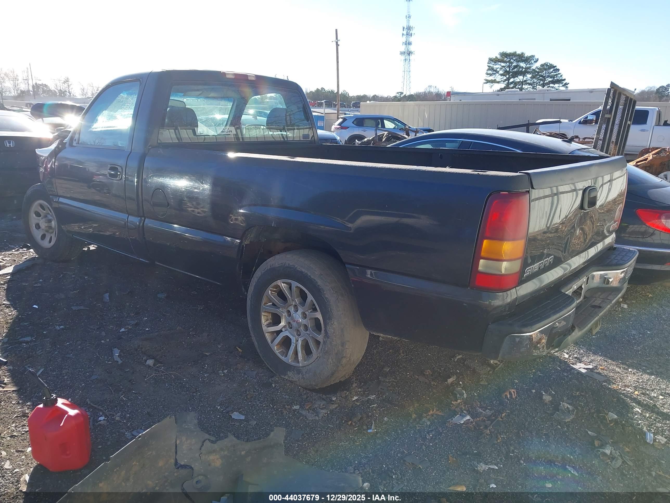 GMC SIERRA image 3
