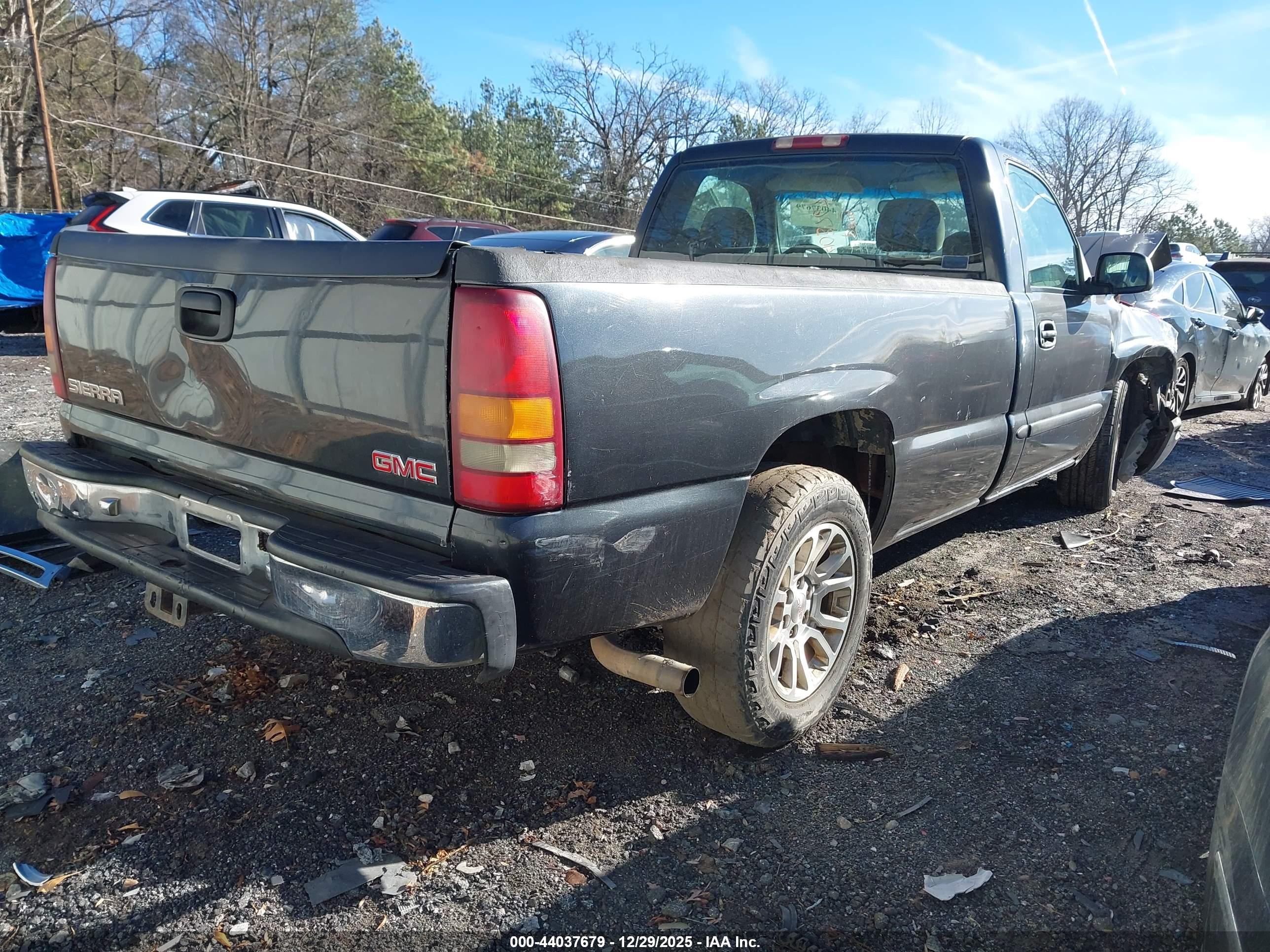 GMC SIERRA image 4