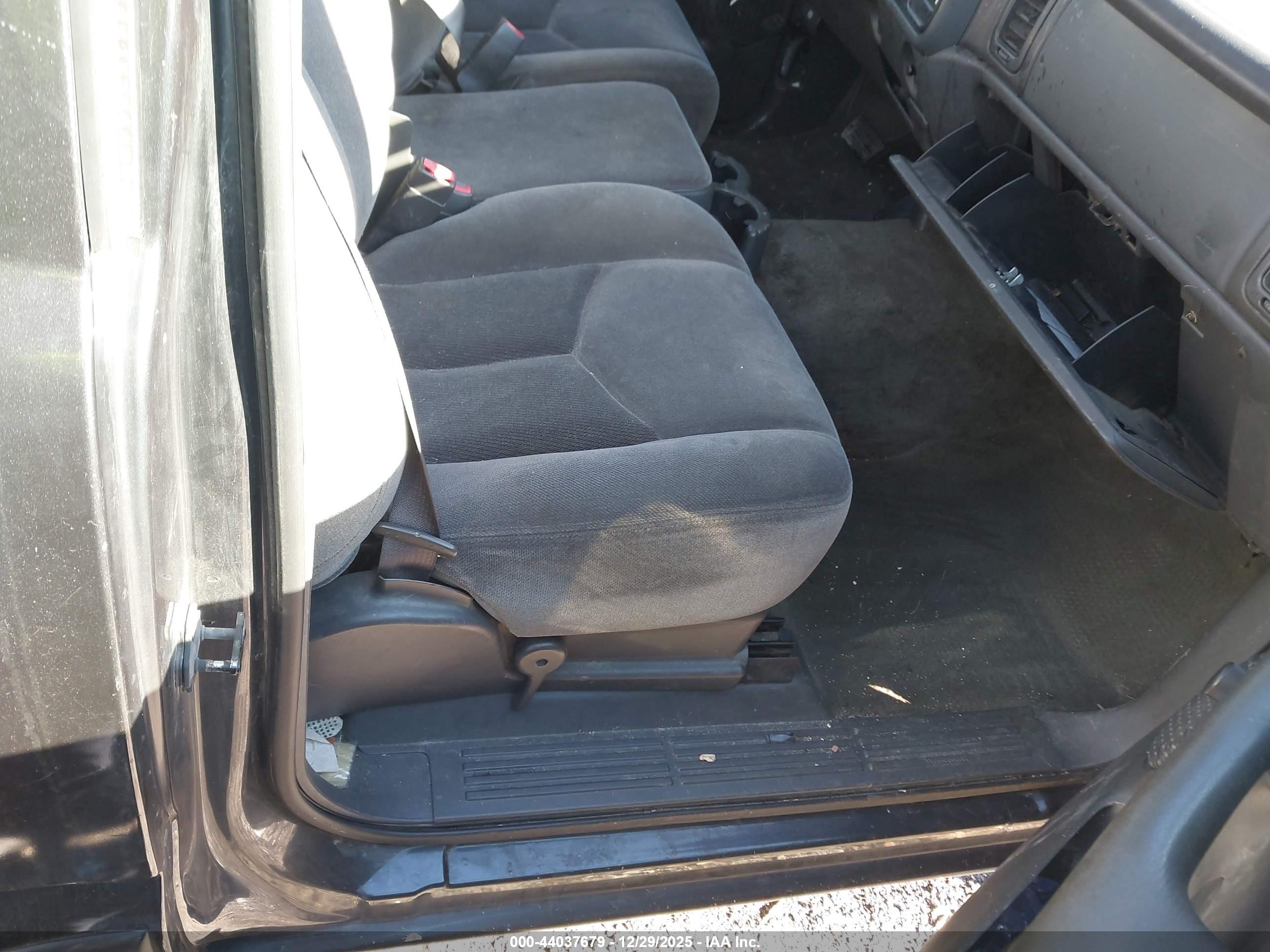 GMC SIERRA image 5