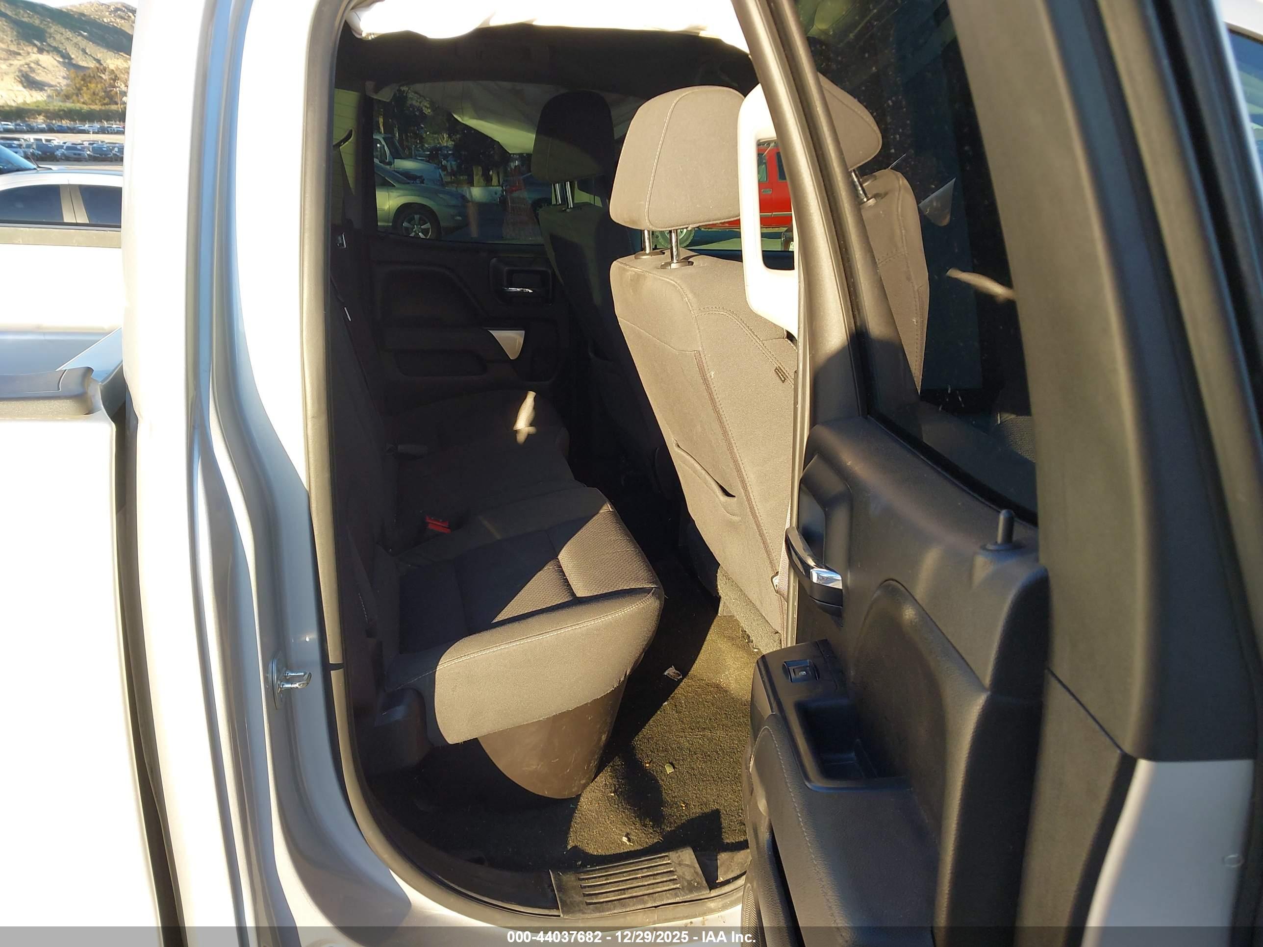 CHEVROLET SILVERADO image 8