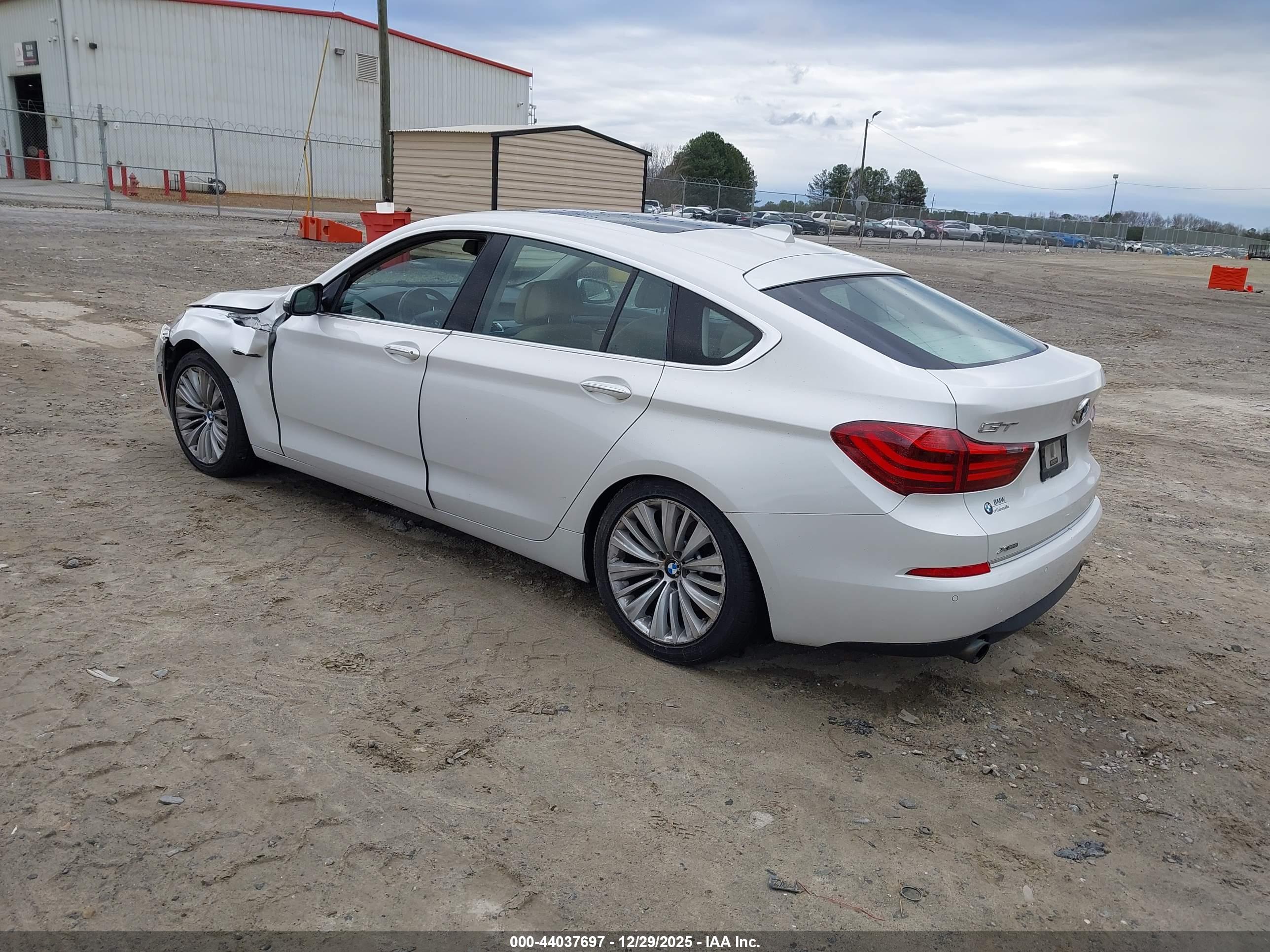 BMW 535I image 3