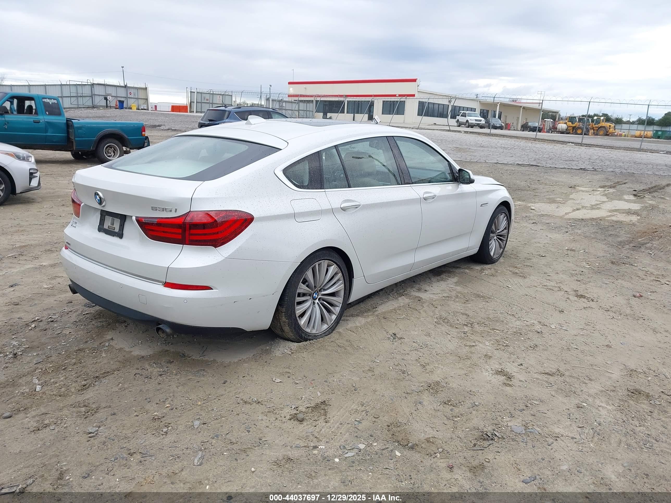 BMW 535I image 4