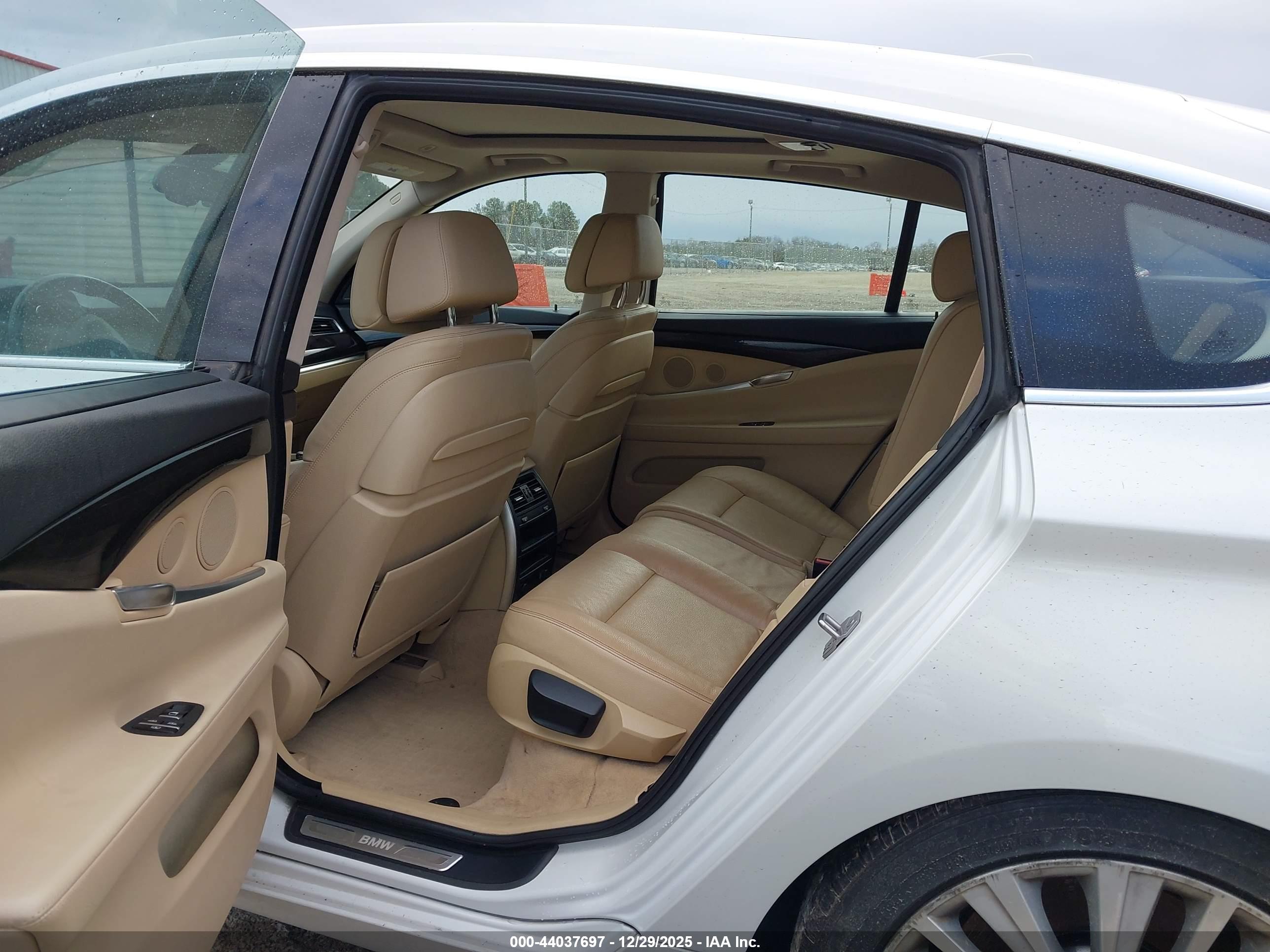 BMW 535I image 8