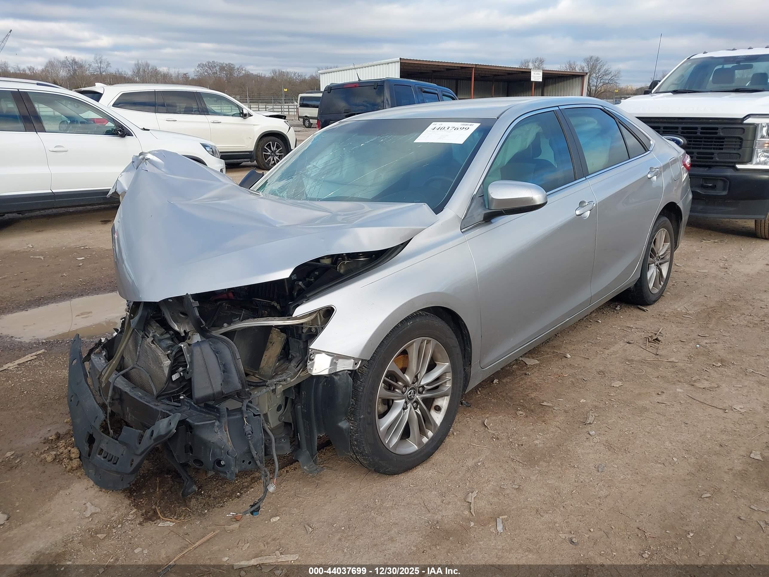 TOYOTA CAMRY image 2
