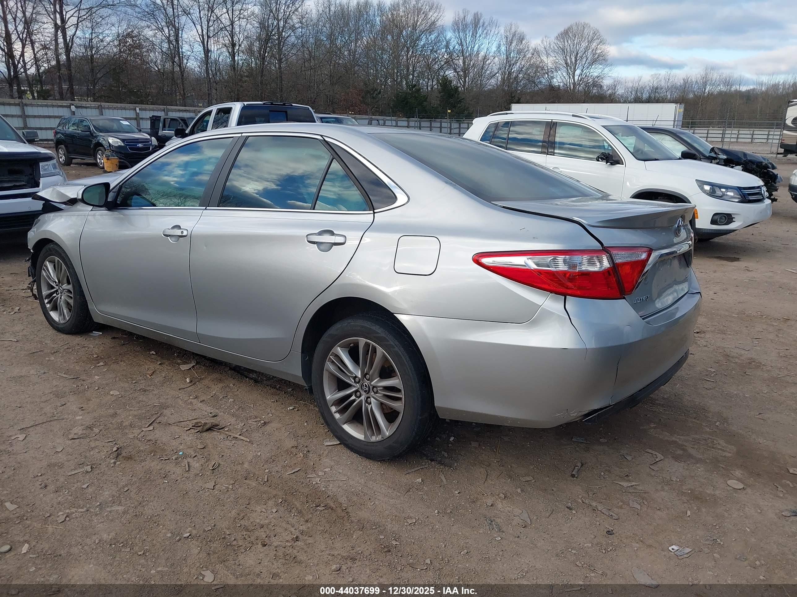 TOYOTA CAMRY image 3