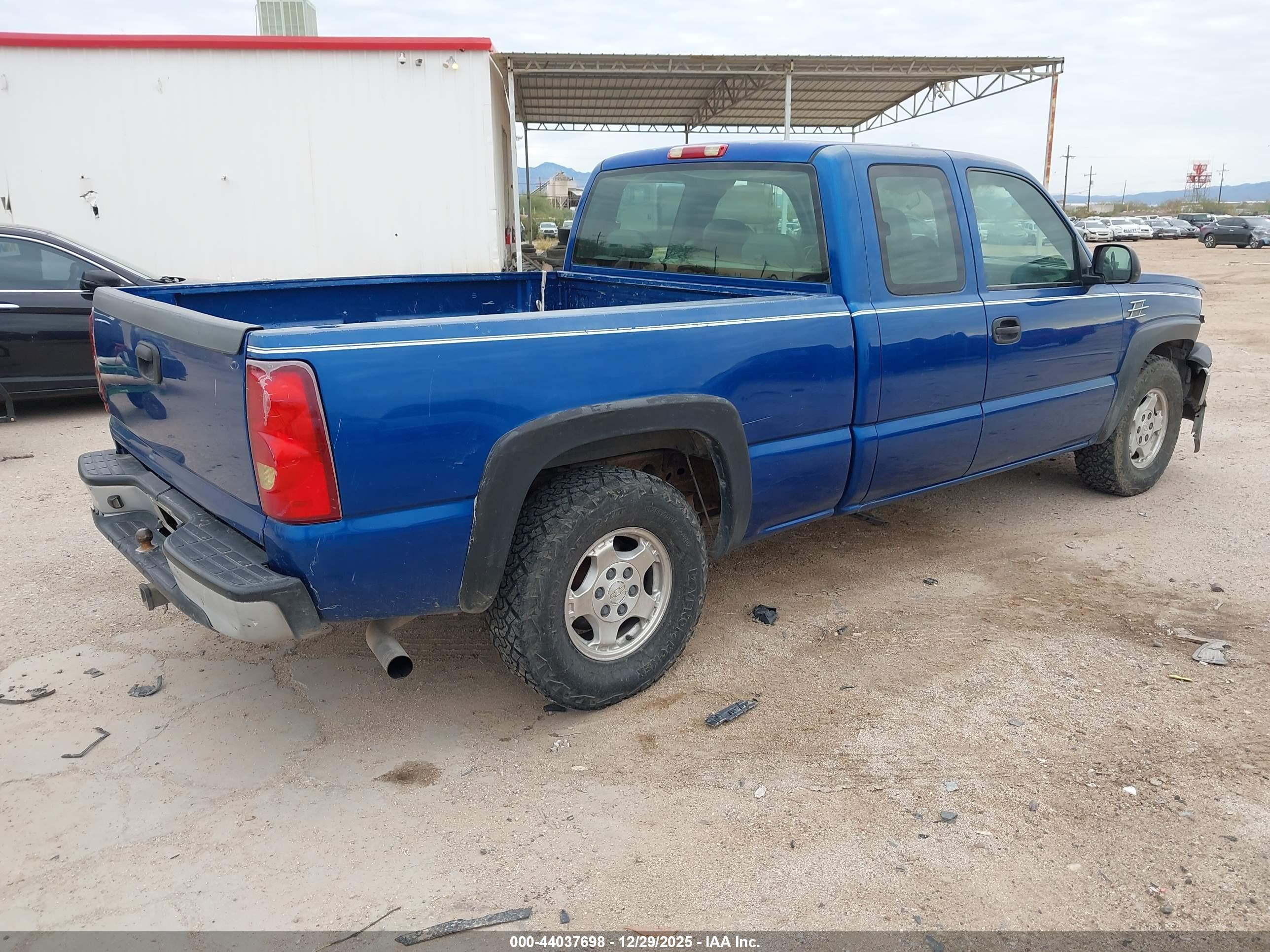 CHEVROLET SILVERADO image 4