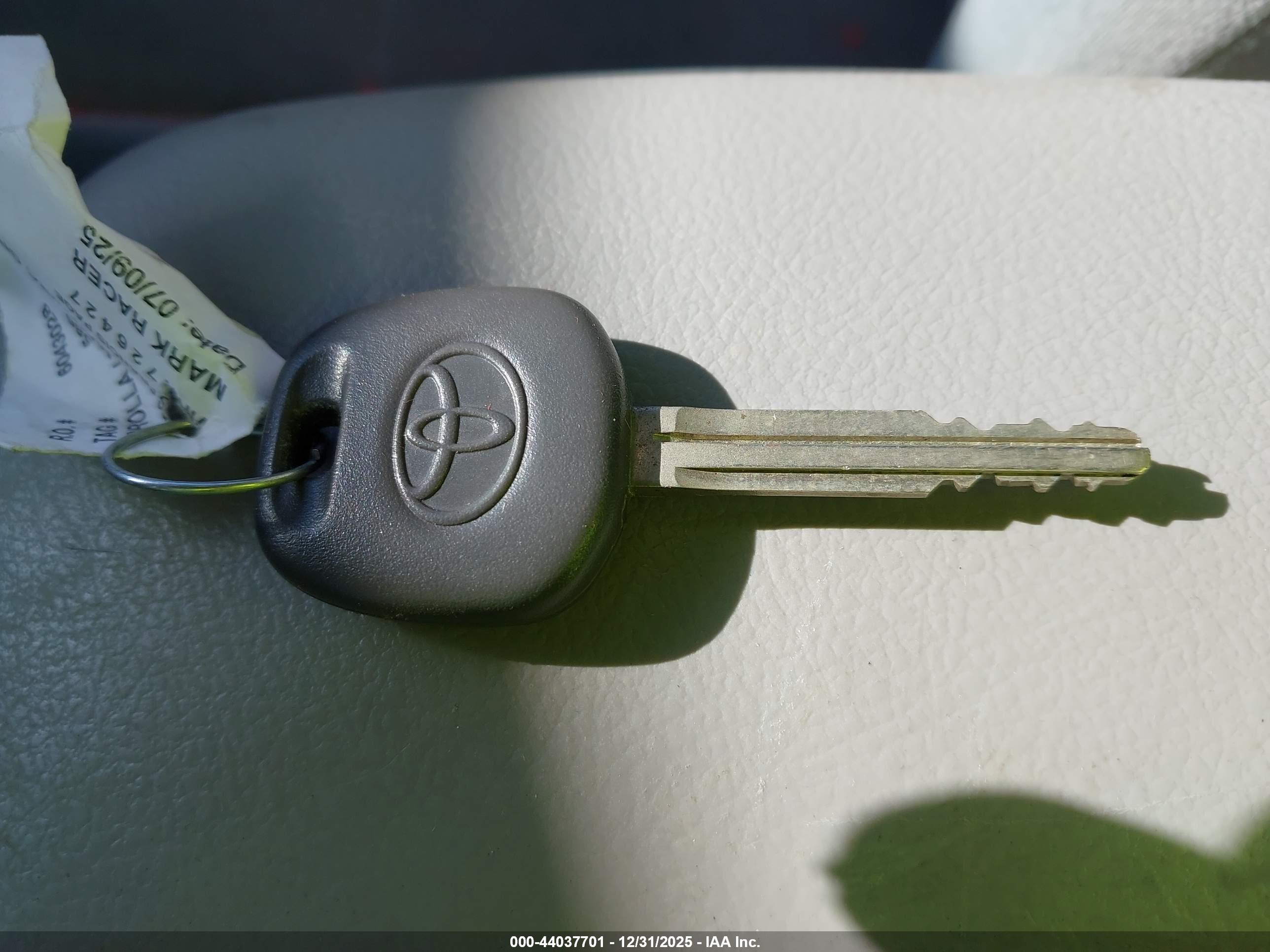 TOYOTA COROLLA image 11