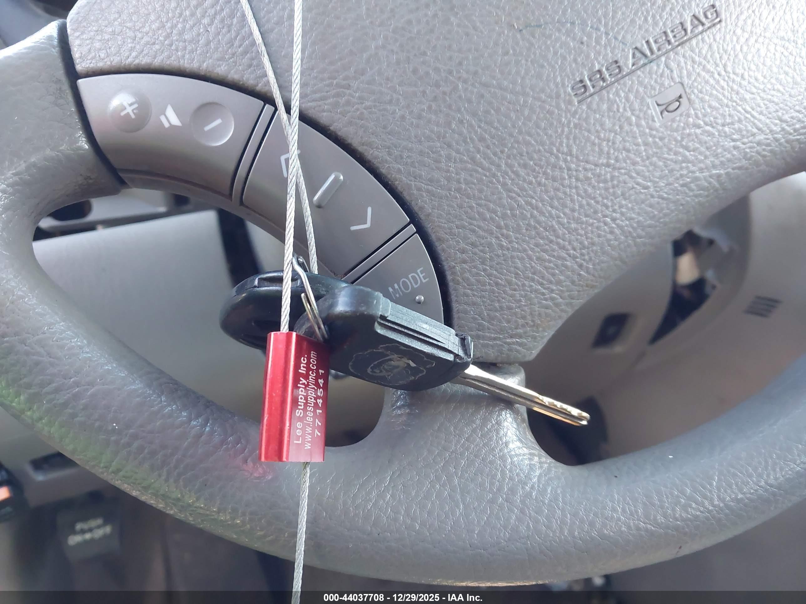 TOYOTA SIENNA image 11