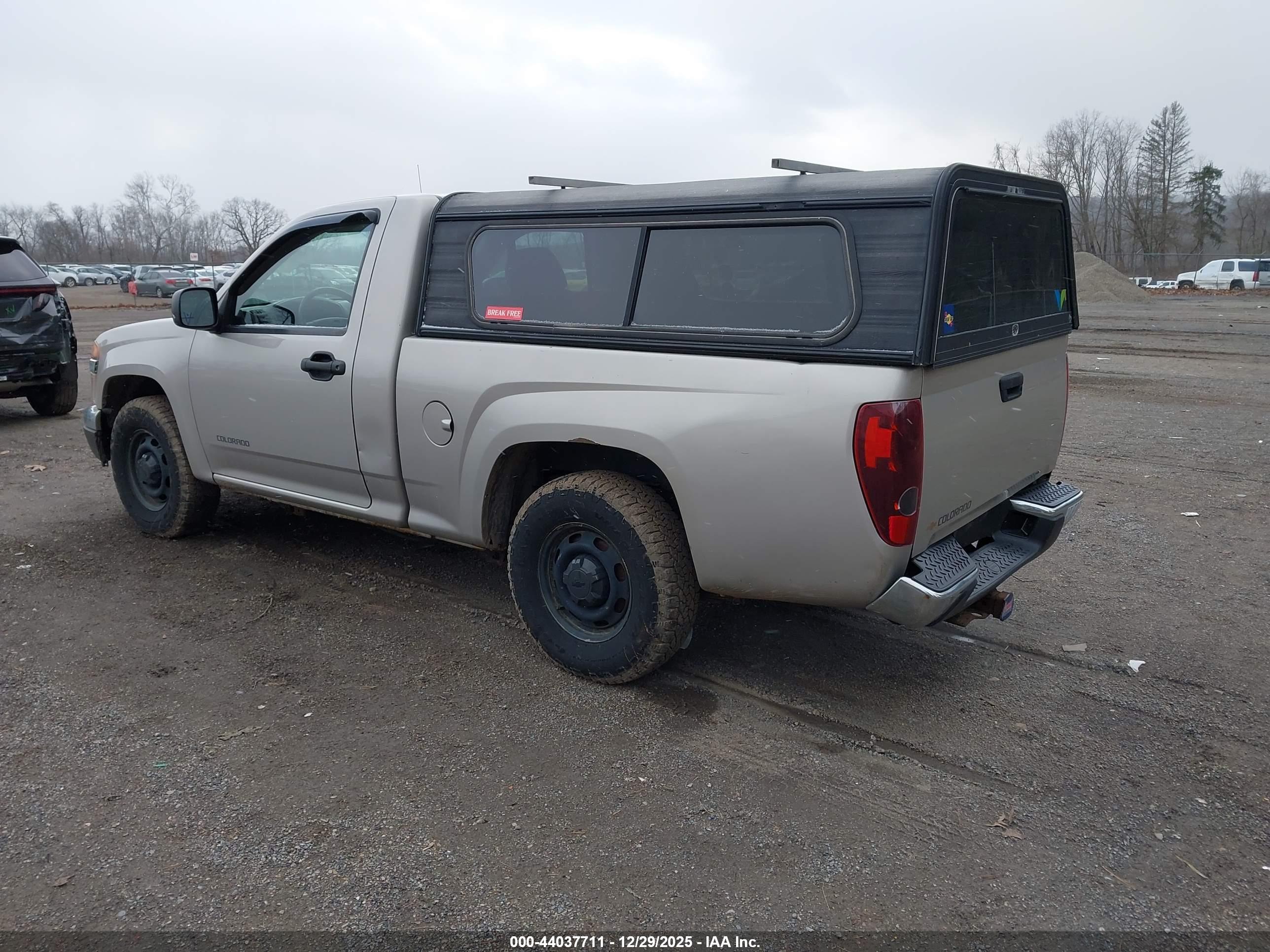 CHEVROLET COLORADO image 3