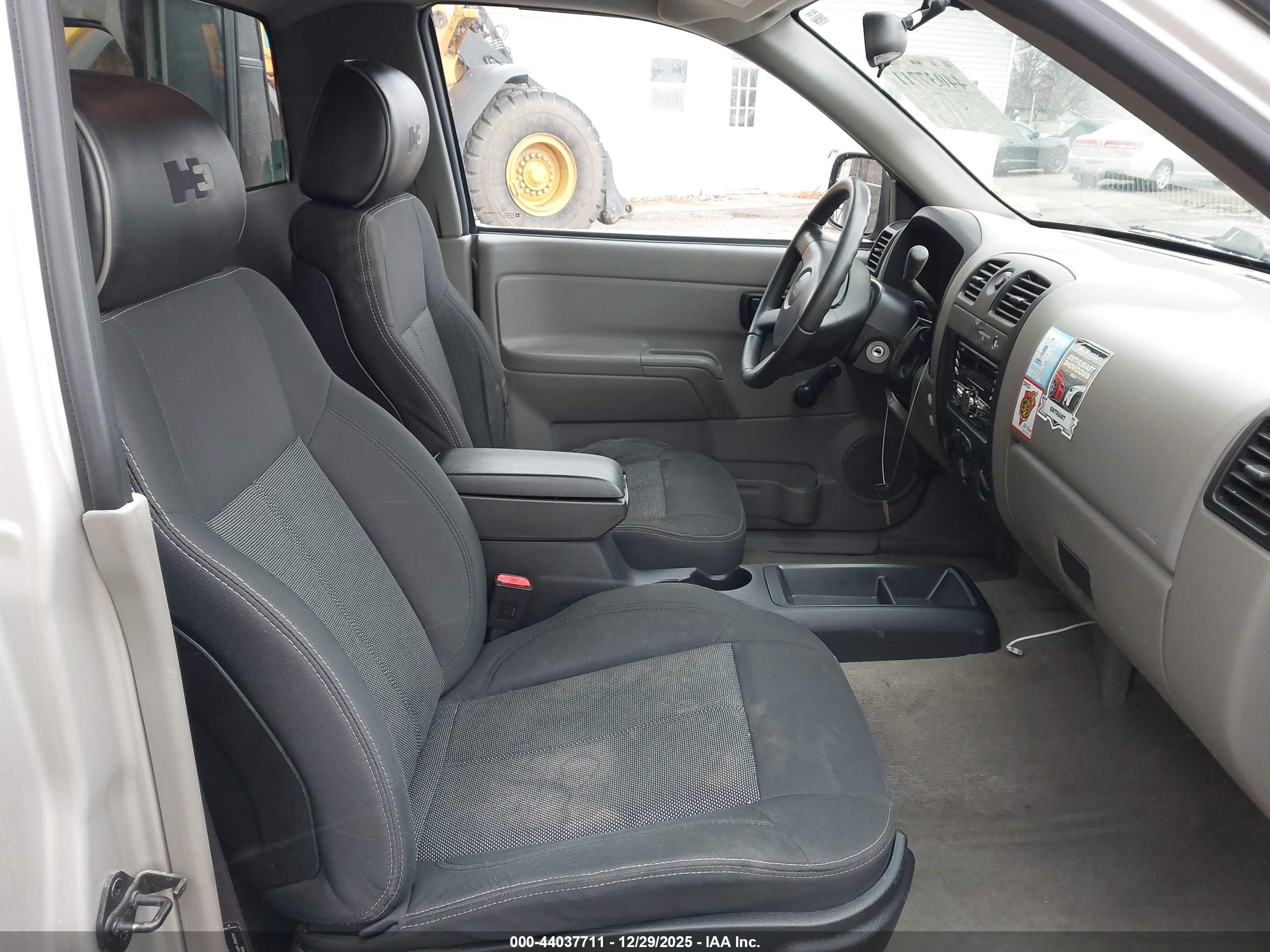 CHEVROLET COLORADO image 5