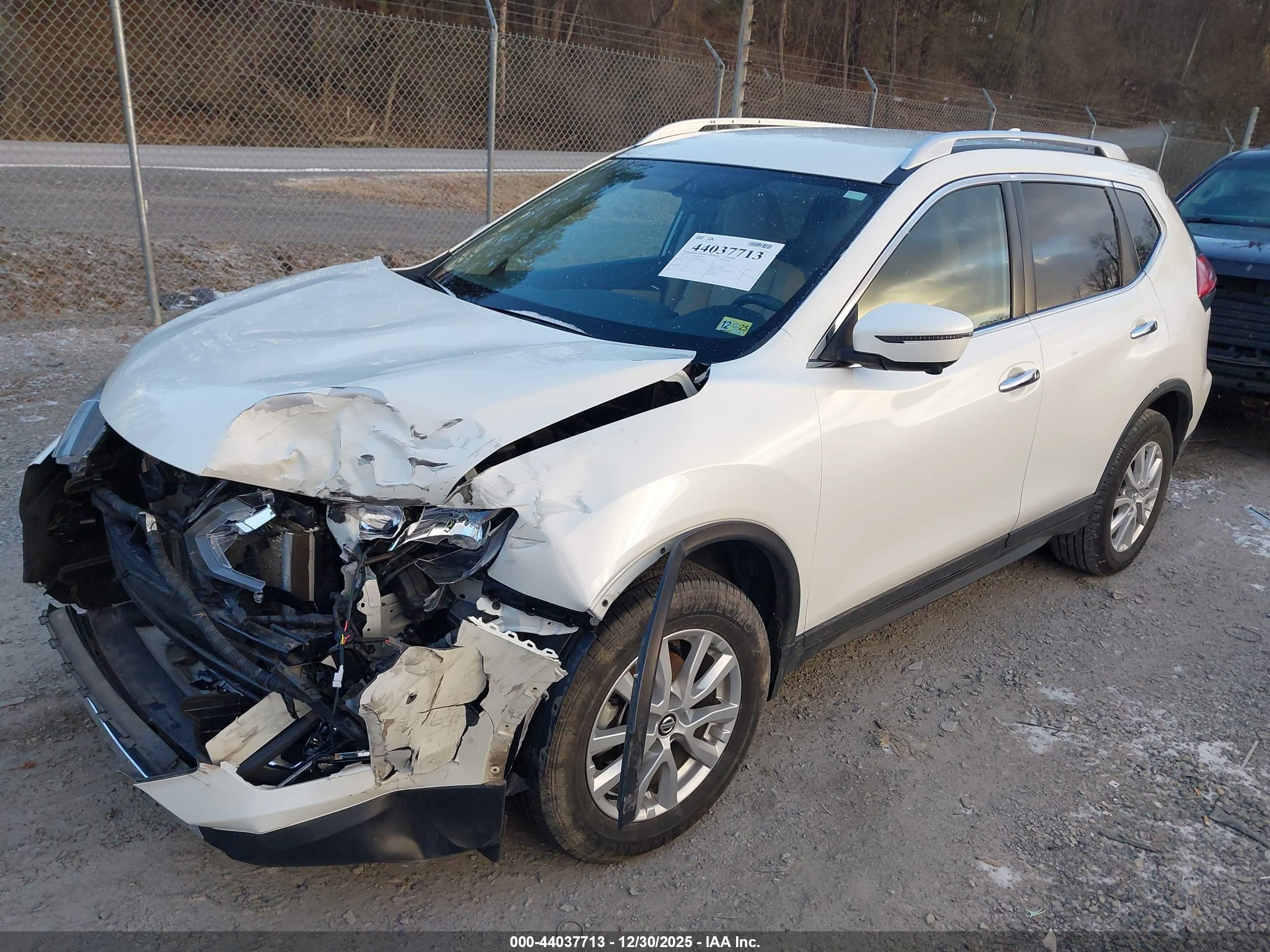 NISSAN ROGUE image 2