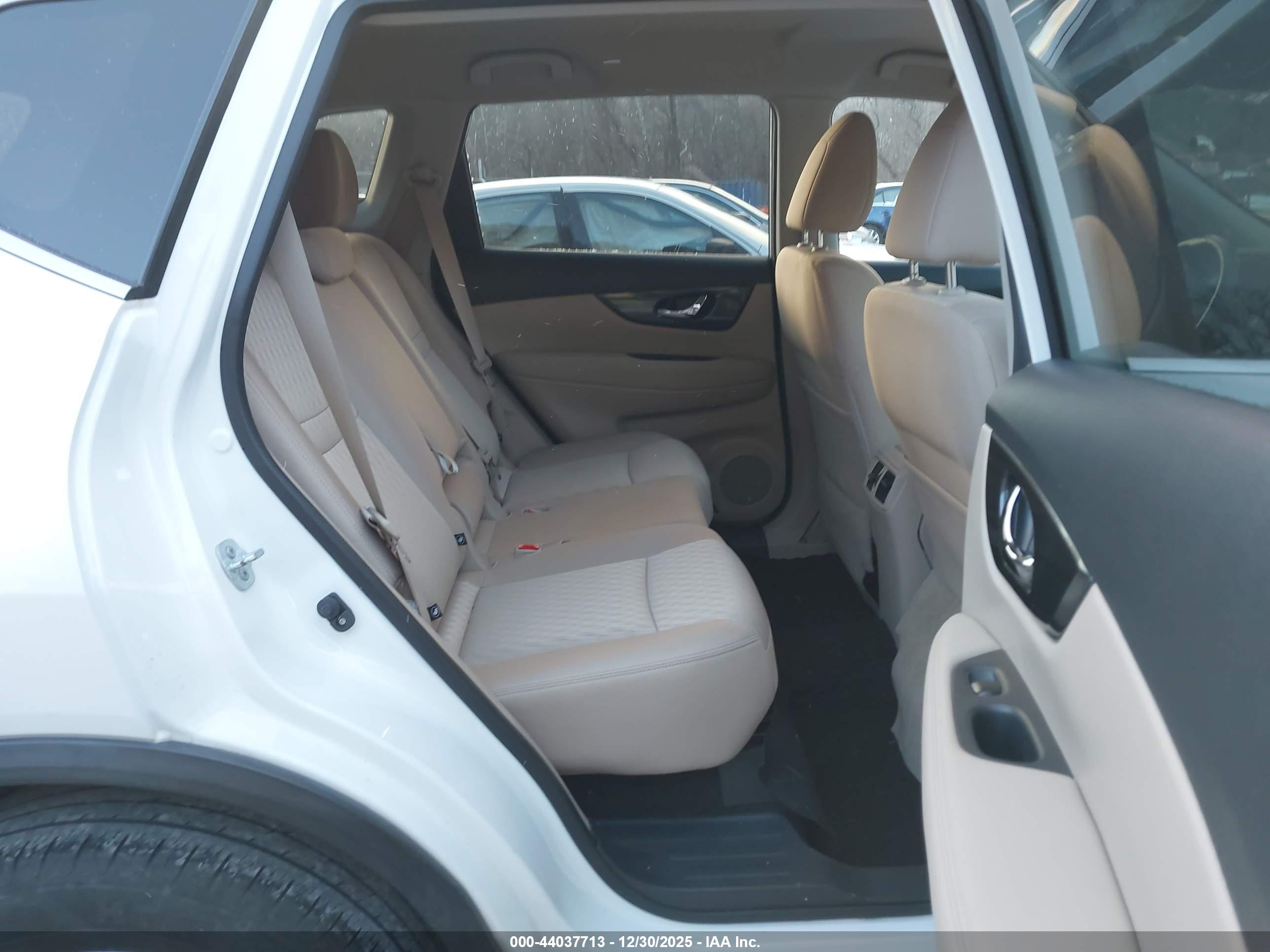 NISSAN ROGUE image 8