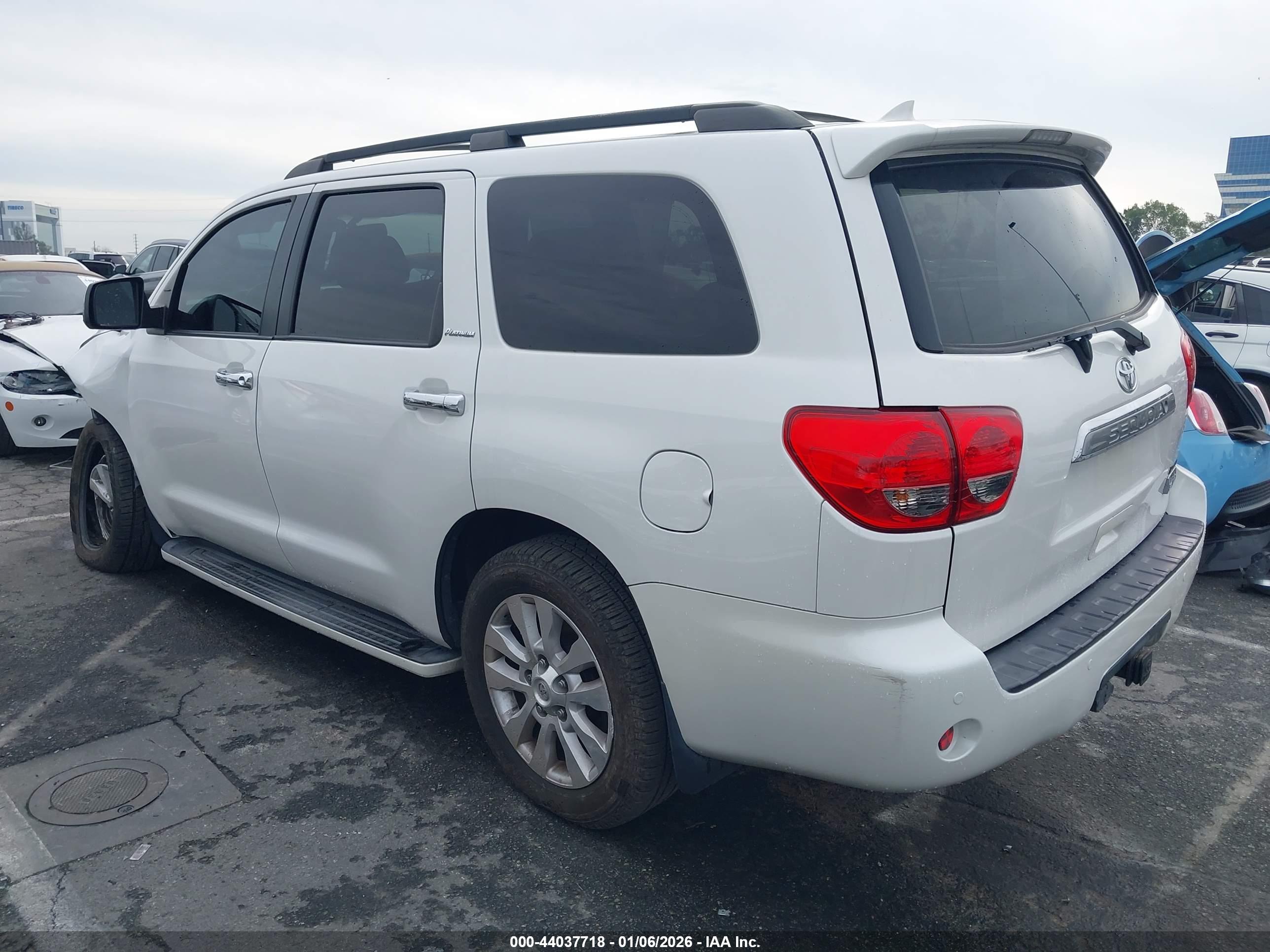TOYOTA SEQUOIA image 3