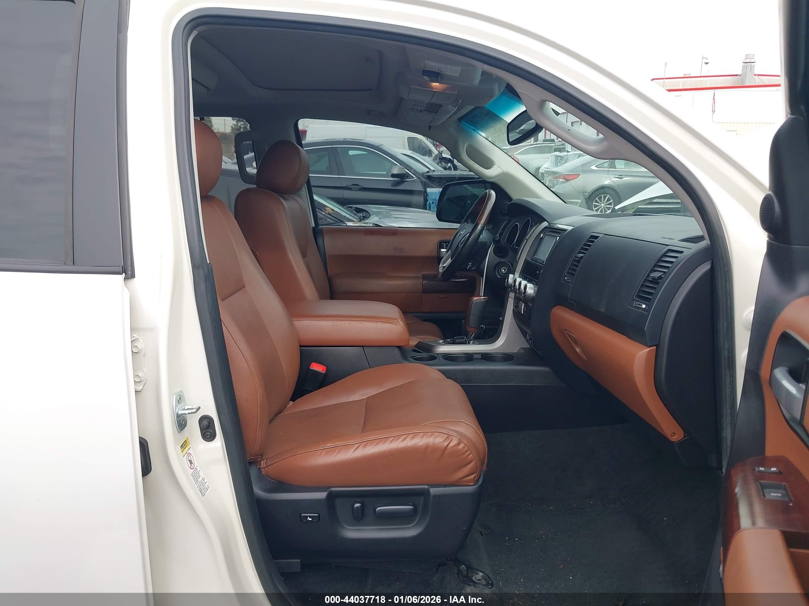 TOYOTA SEQUOIA image 5