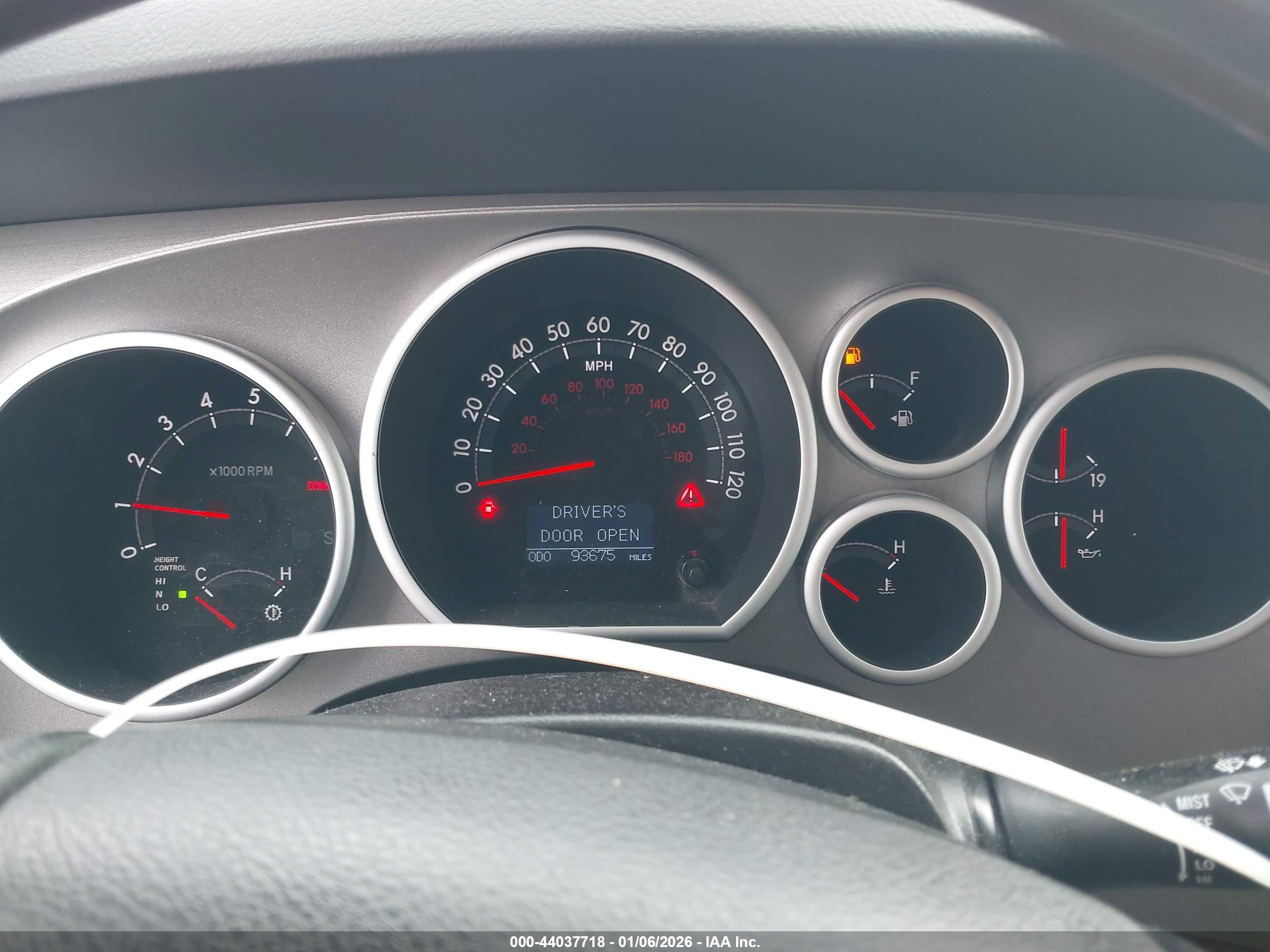 TOYOTA SEQUOIA image 7