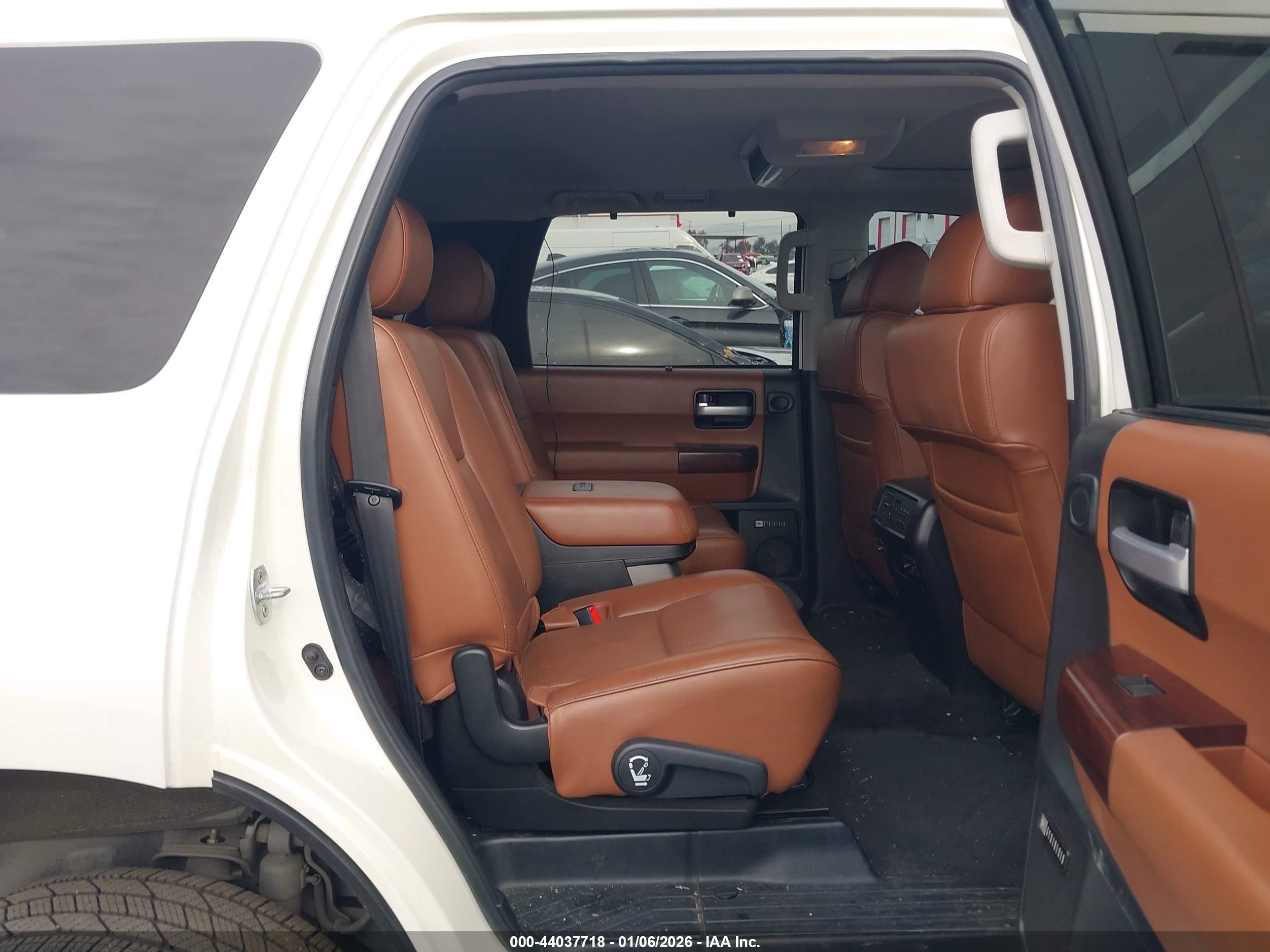 TOYOTA SEQUOIA image 8