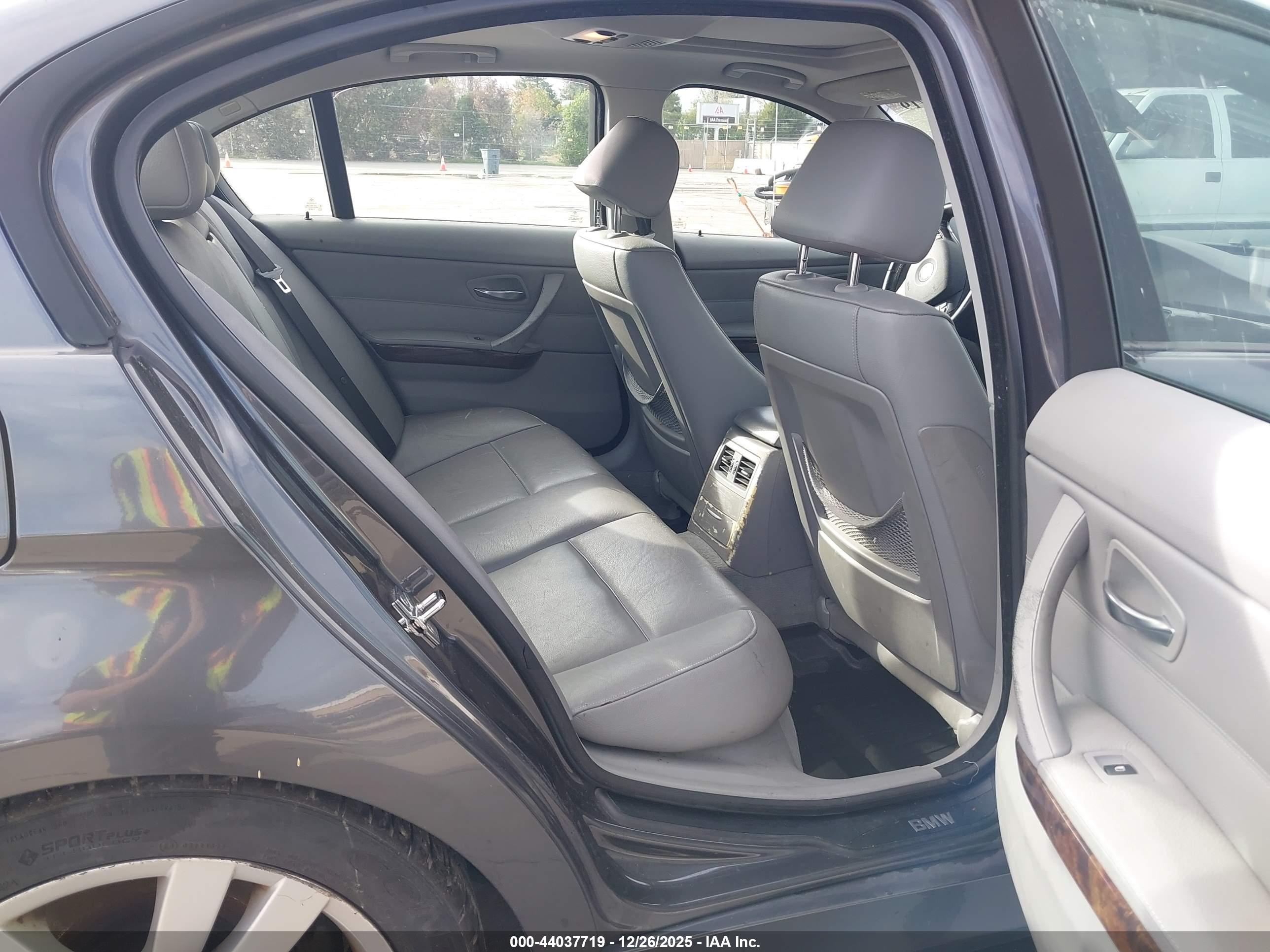 BMW 328I image 8