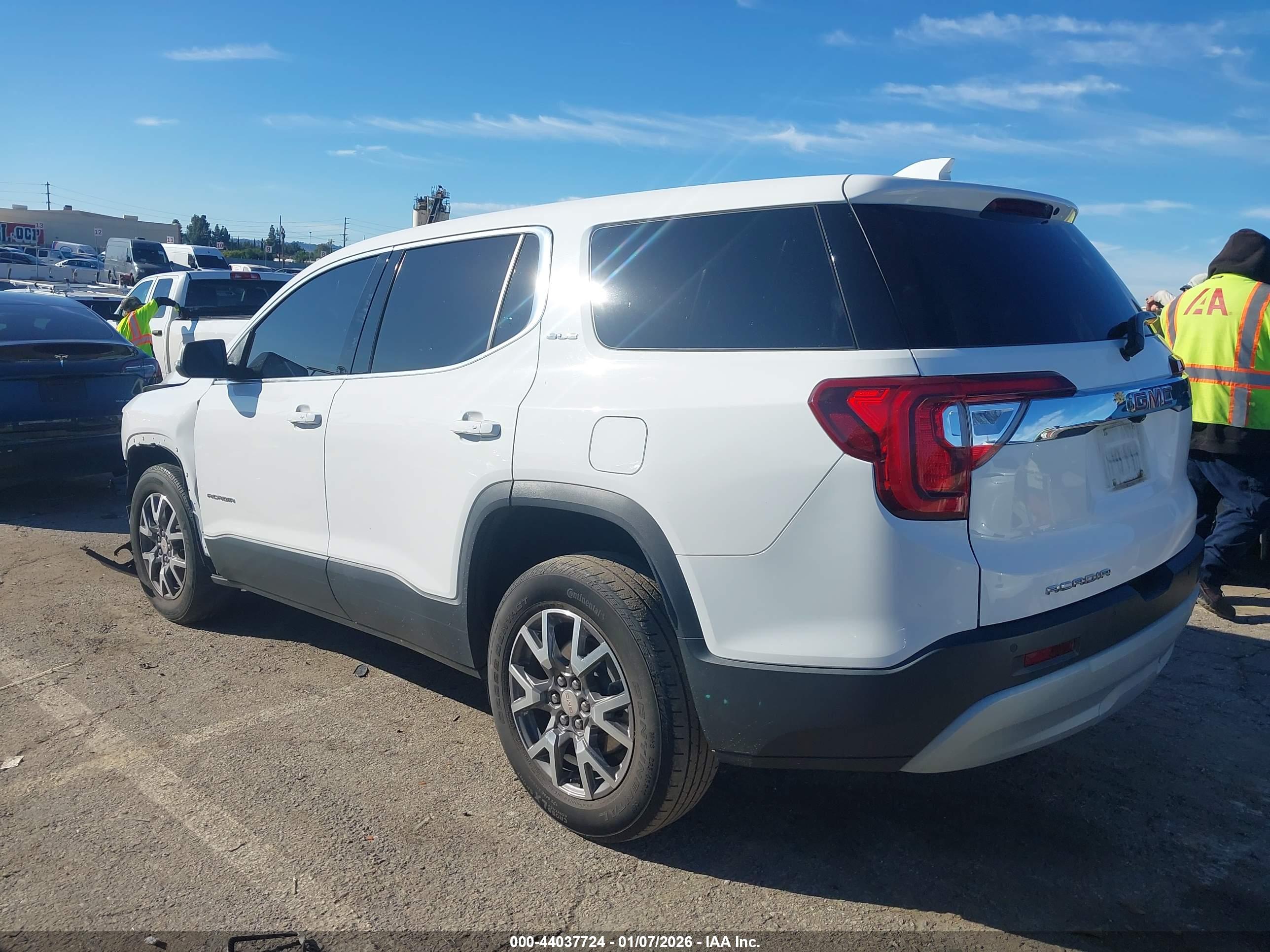 GMC ACADIA image 3